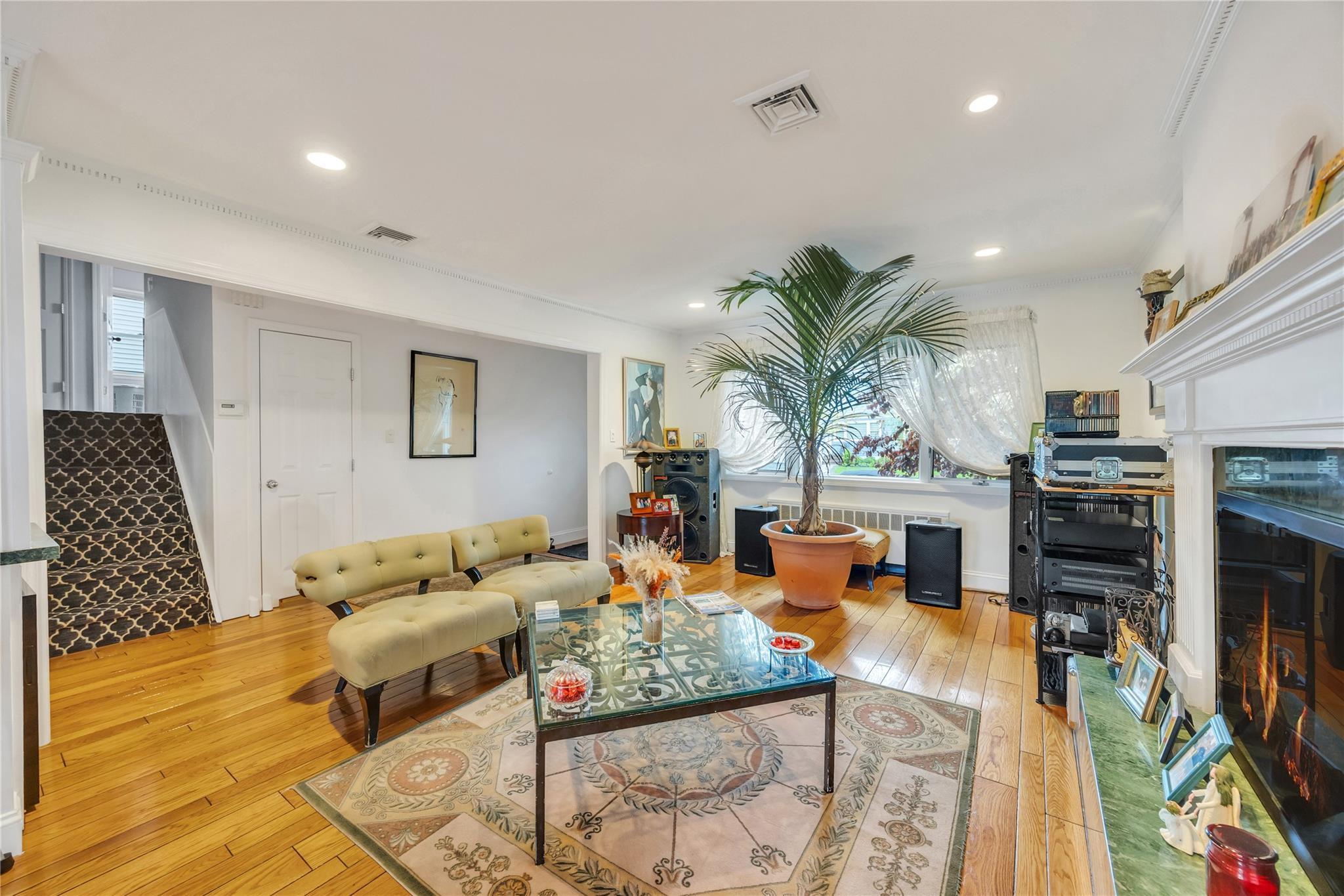 Single Family Park  Nassau County, NY 11570, MLS-858352-3