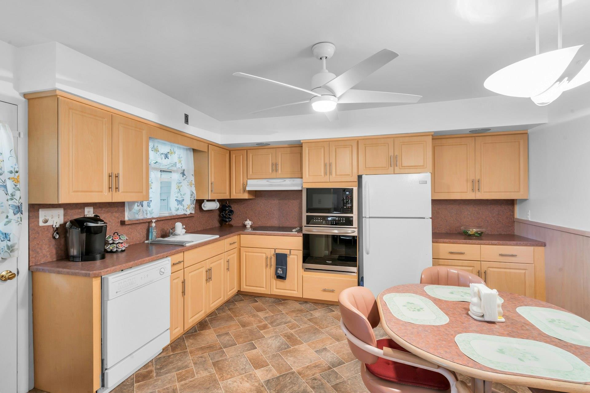 Single Family Ledgewood  Suffolk County, NY 11787, MLS-858380-4