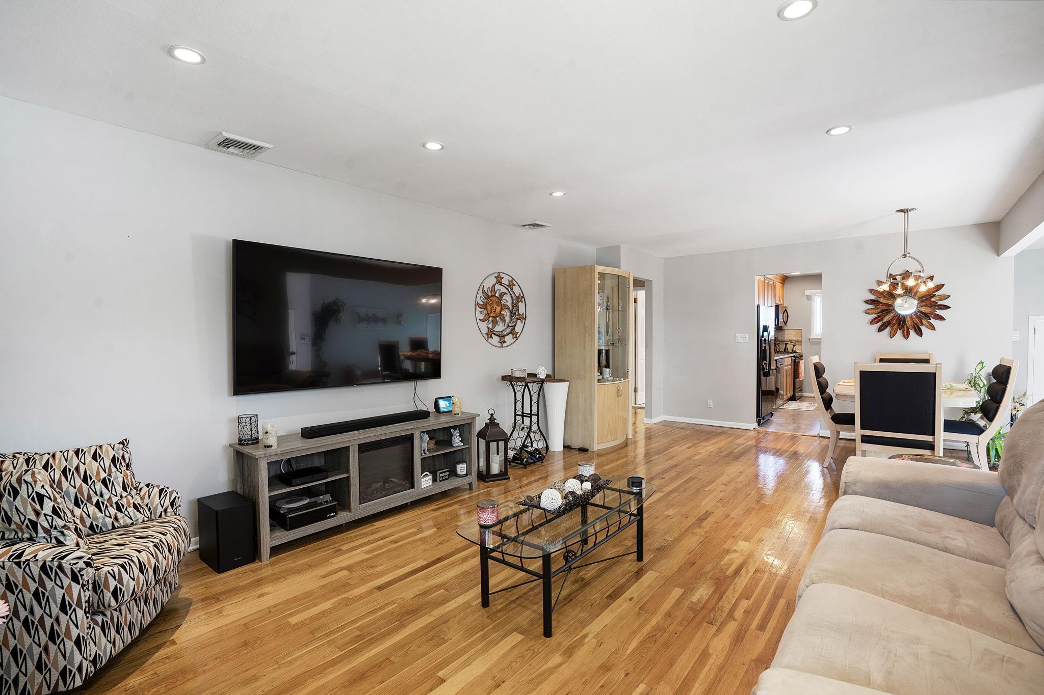 Single Family Spielman  Nassau County, NY 11735, MLS-858399-13
