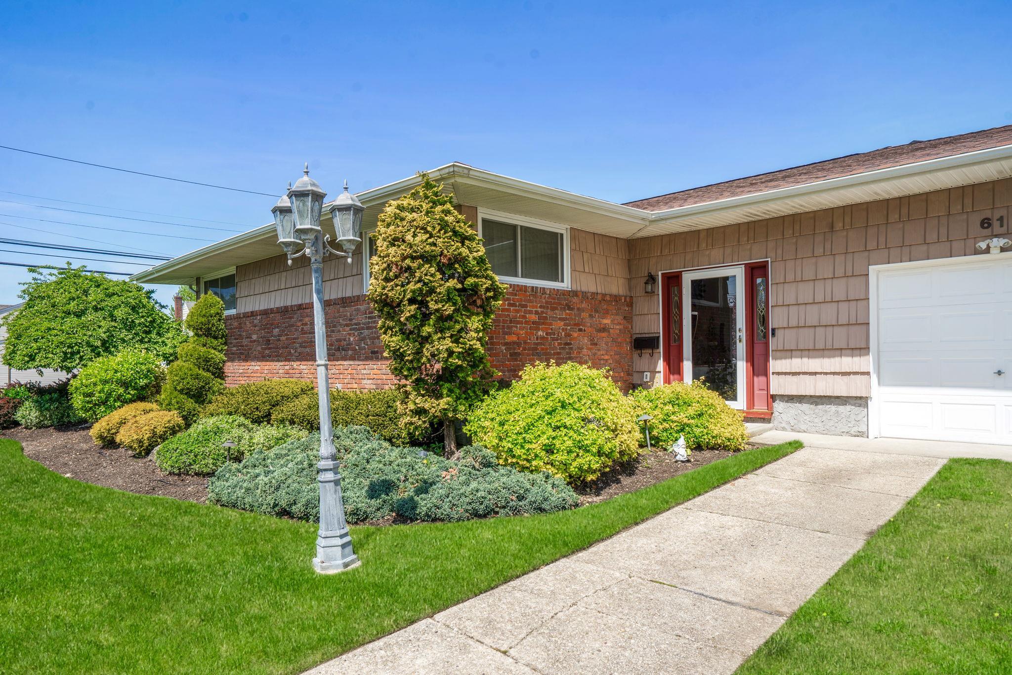 Single Family Spielman  Nassau County, NY 11735, MLS-858399-3