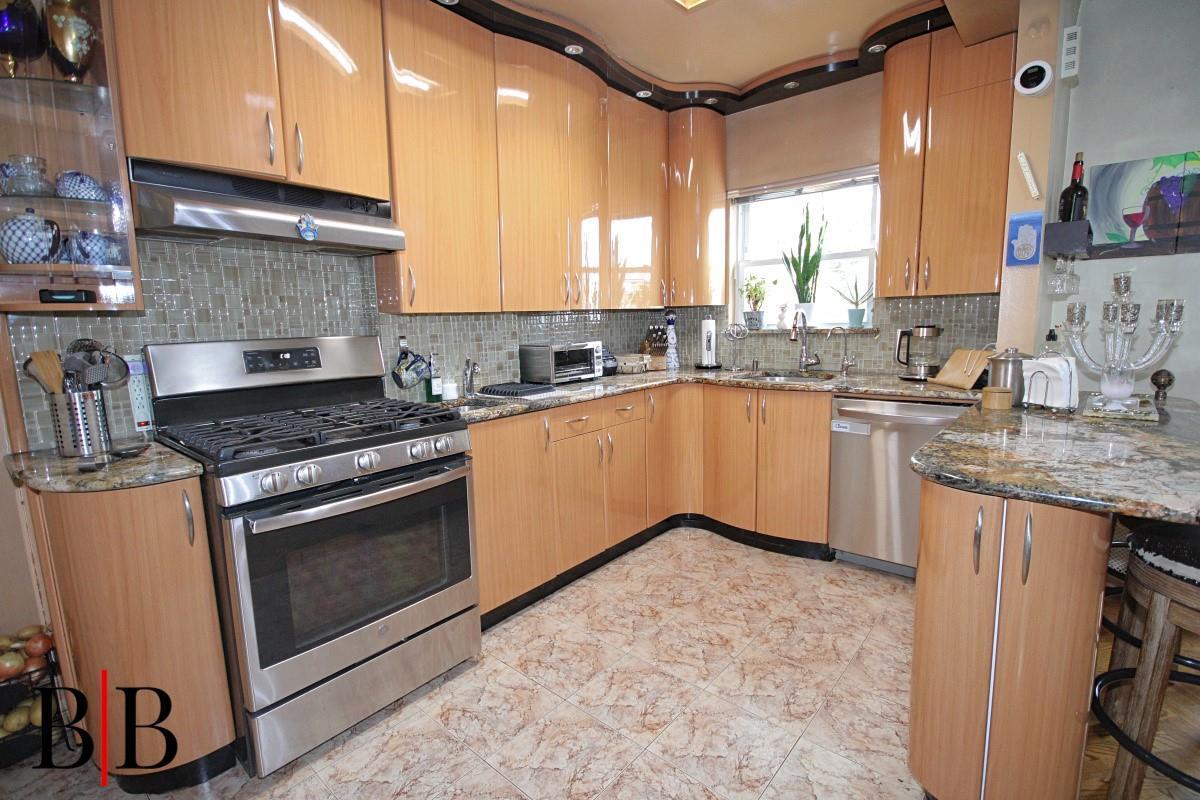 Single Family East 34  Brooklyn, NY 11234, MLS-858400-9