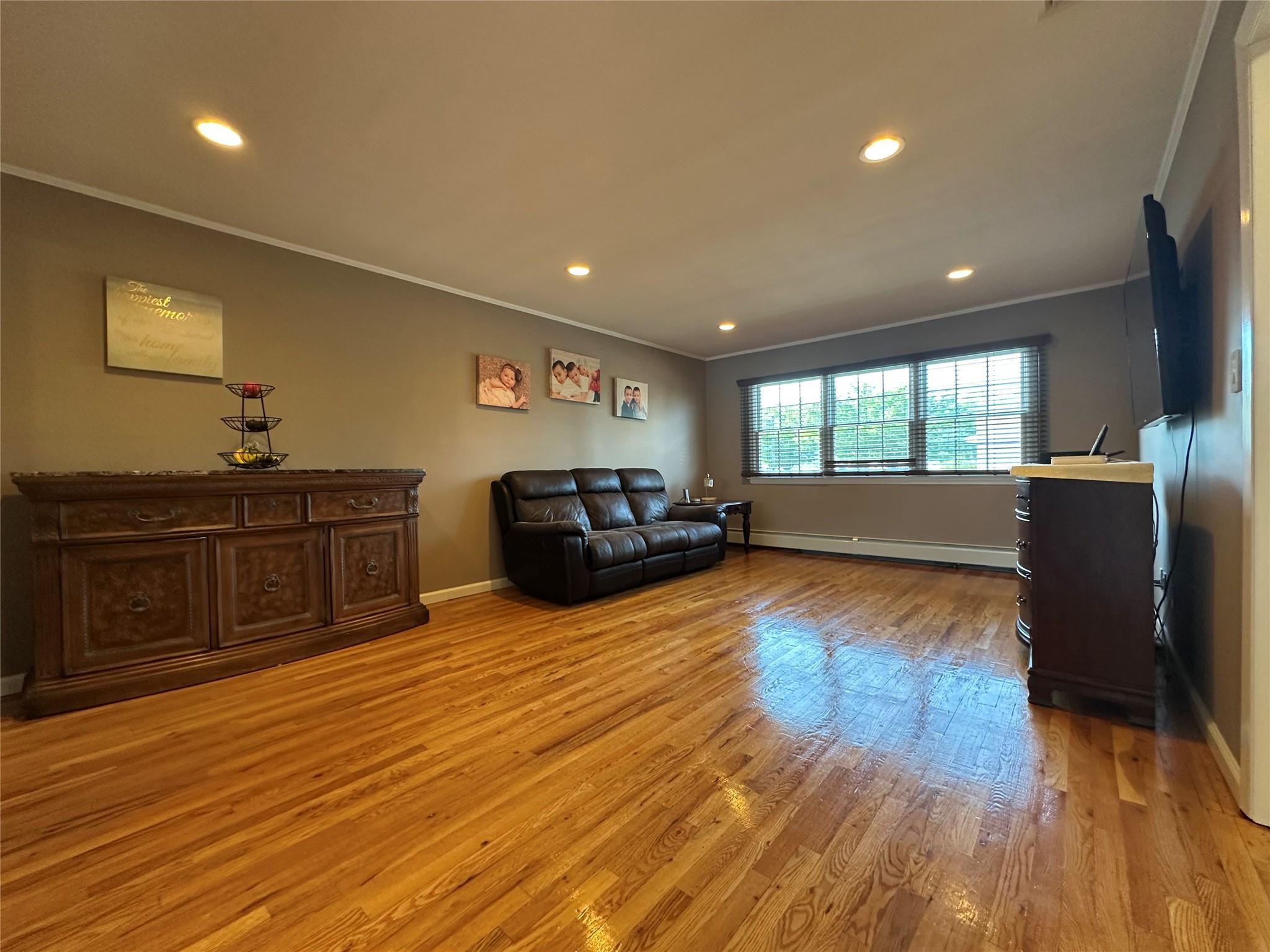 Single Family Utica  Nassau County, NY 11758, MLS-858403-22