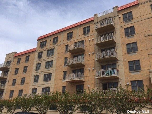 Apartment E. Broadway  Nassau County, NY 11561, MLS-858409-25