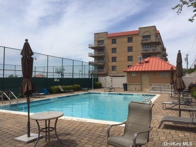 Apartment E. Broadway  Nassau County, NY 11561, MLS-858409-28