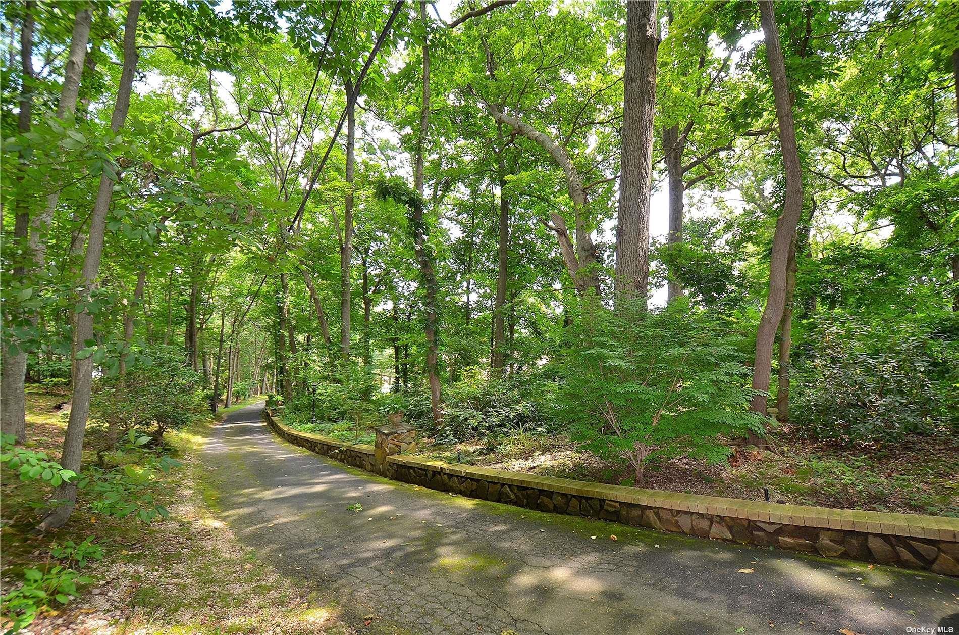 Single Family Dix Hills  Suffolk County, NY 11743, MLS-858411-2