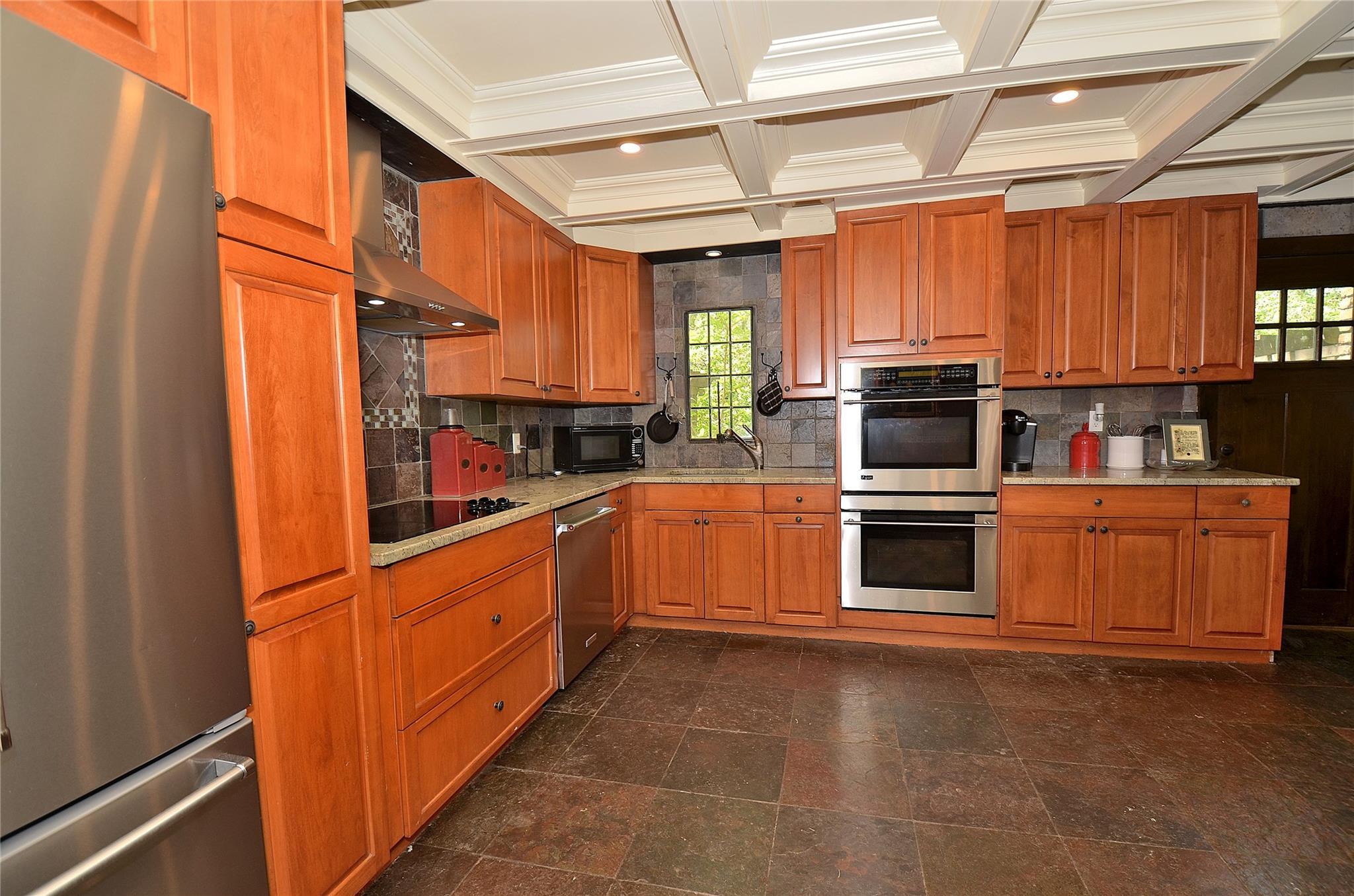 Single Family Dix Hills  Suffolk County, NY 11743, MLS-858411-30
