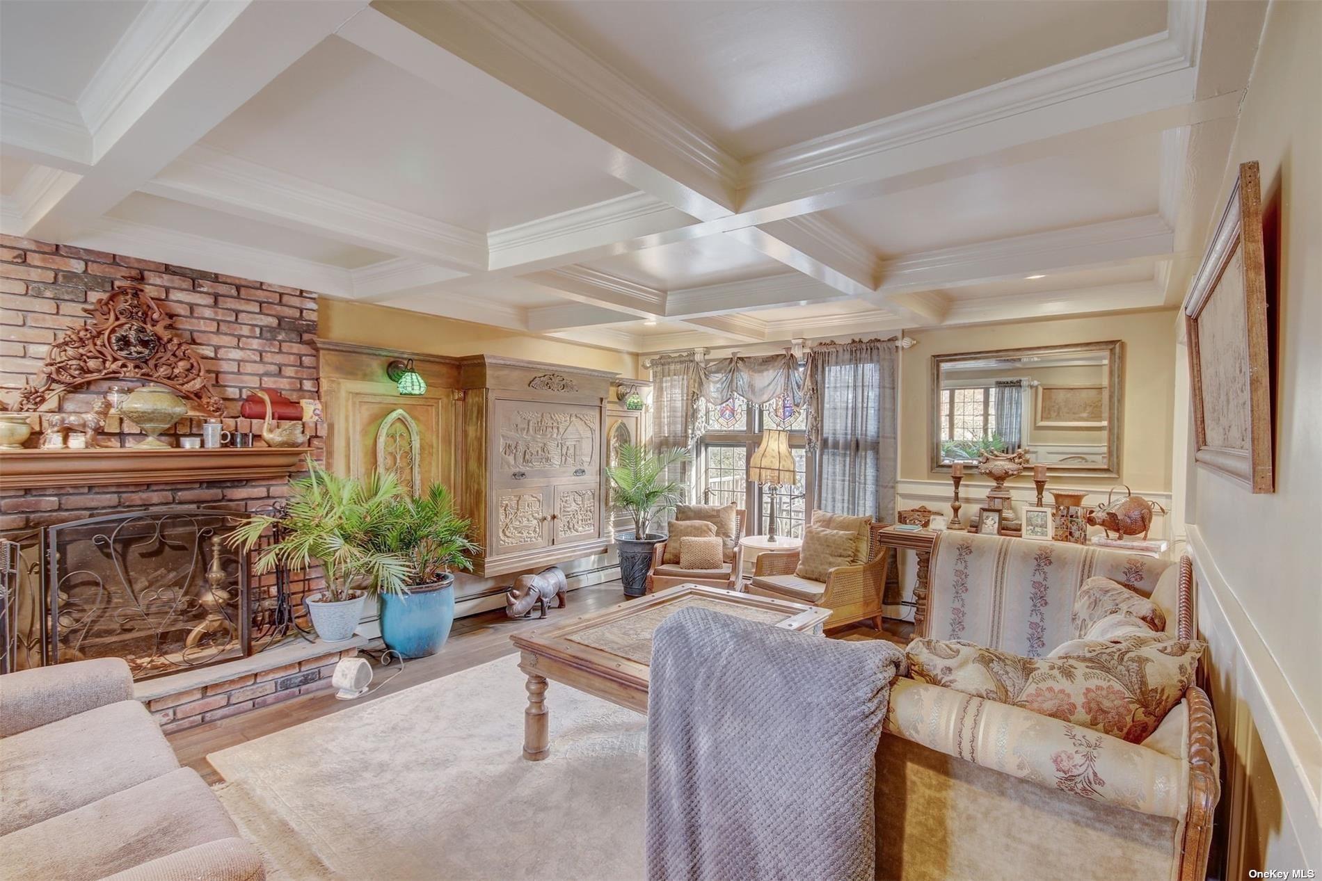 Single Family Dix Hills  Suffolk County, NY 11743, MLS-858411-4