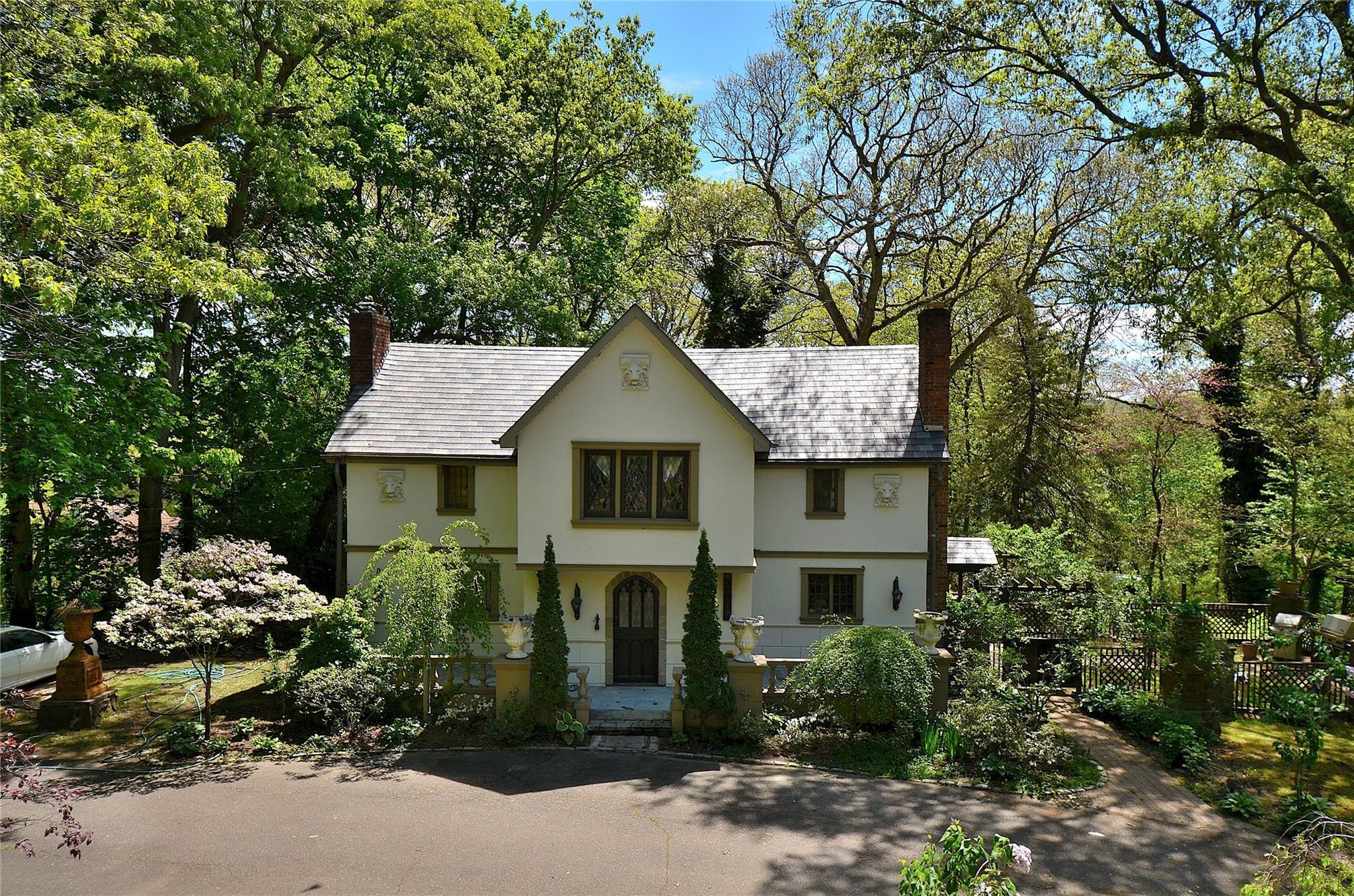 Single Family Dix Hills  Suffolk County, NY 11743, MLS-858411-42