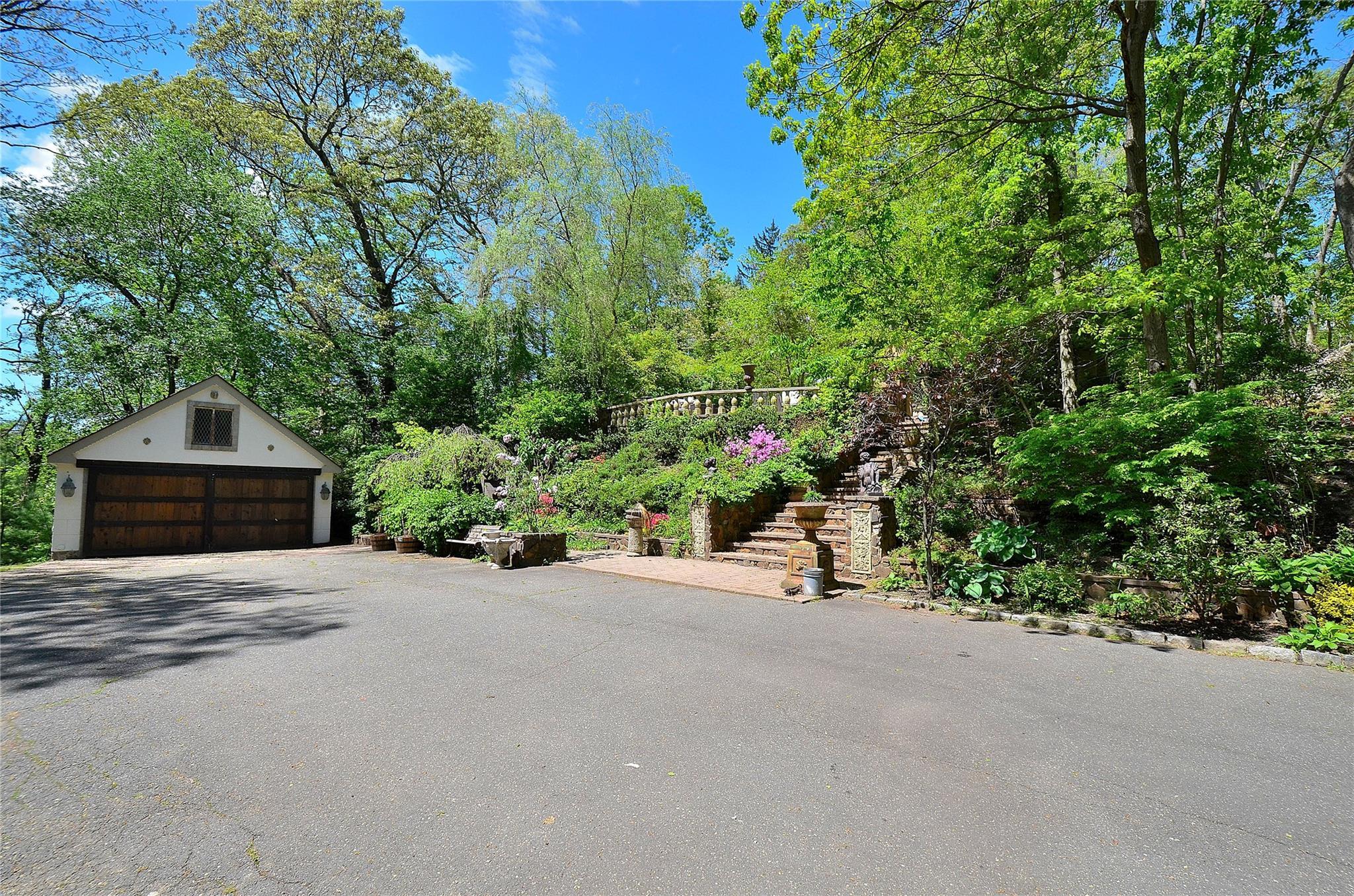 Single Family Dix Hills  Suffolk County, NY 11743, MLS-858411-43
