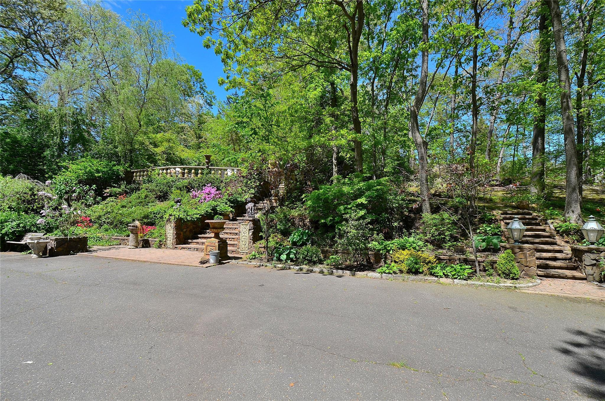 Single Family Dix Hills  Suffolk County, NY 11743, MLS-858411-44