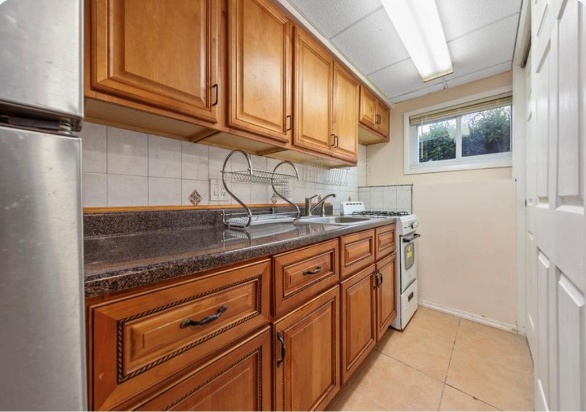 Single Family Van Buren  Nassau County, NY 11510, MLS-858413-10
