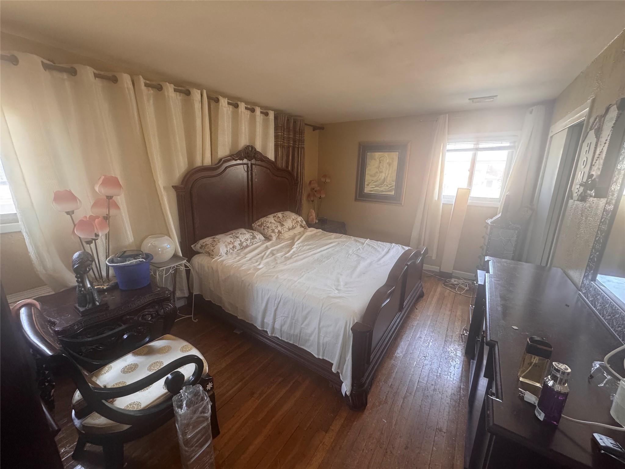 Single Family Van Buren  Nassau County, NY 11510, MLS-858413-25