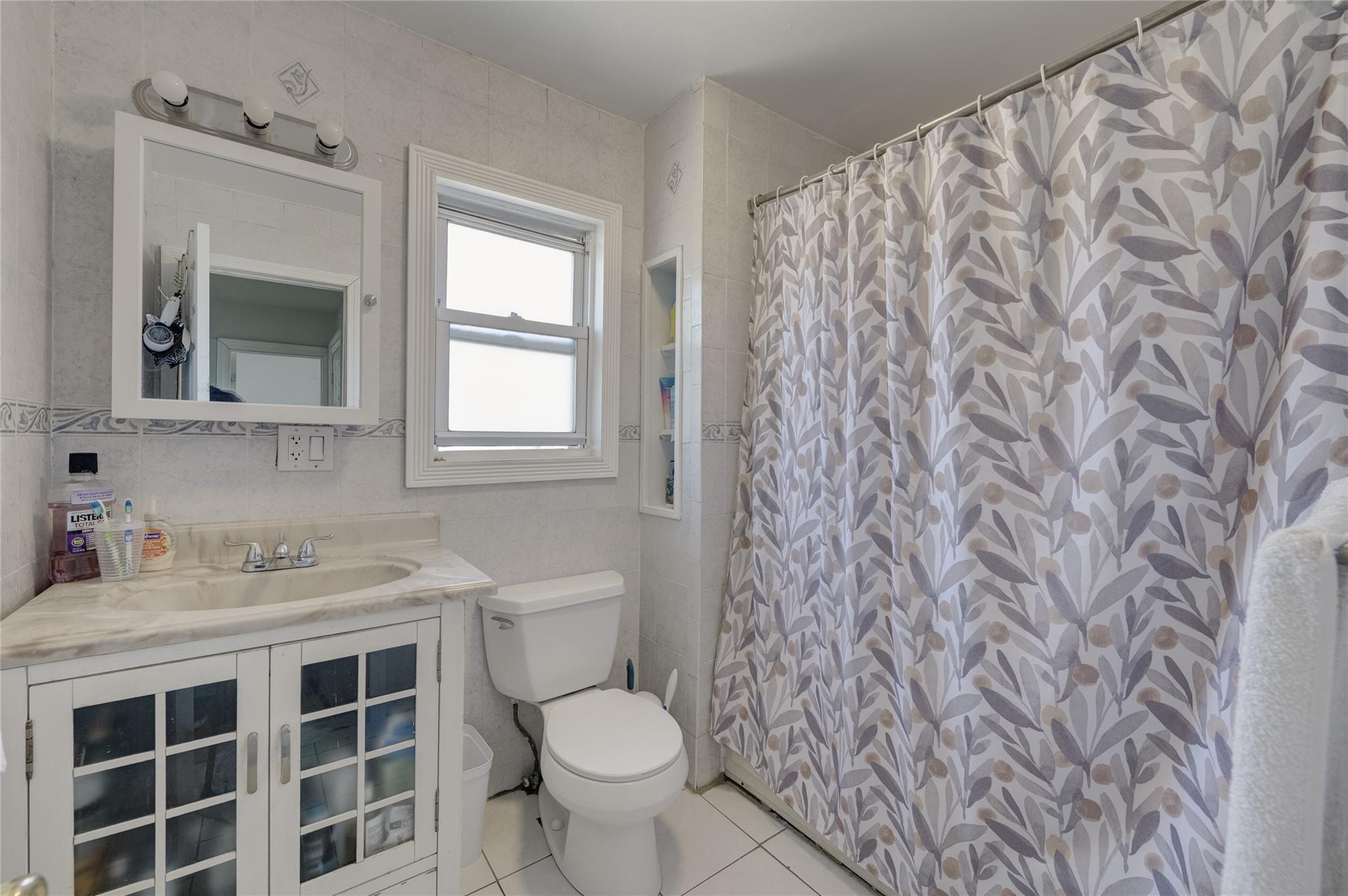 Single Family Garden  Nassau County, NY 11581, MLS-858426-12