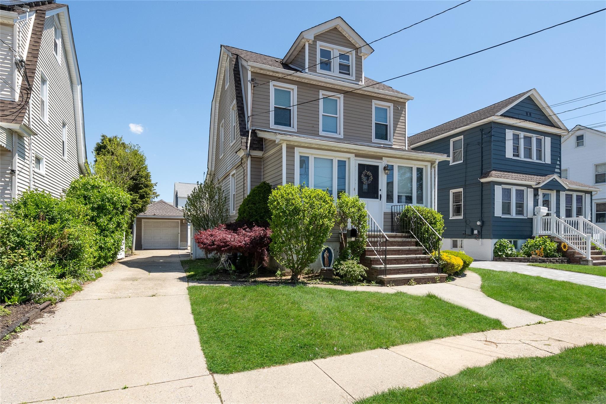 Single Family Garden  Nassau County, NY 11581, MLS-858426-2
