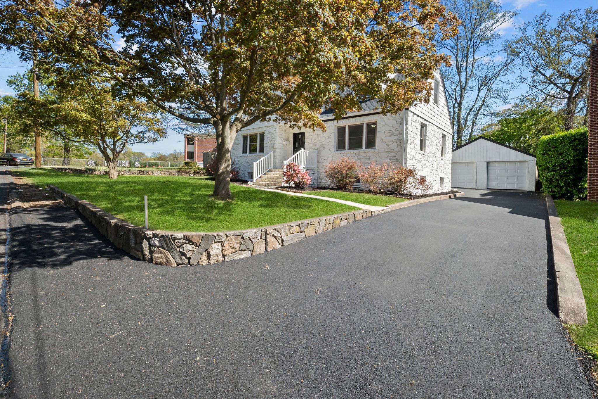 Single Family 19th  Suffolk County, NY 11746, MLS-858452-14