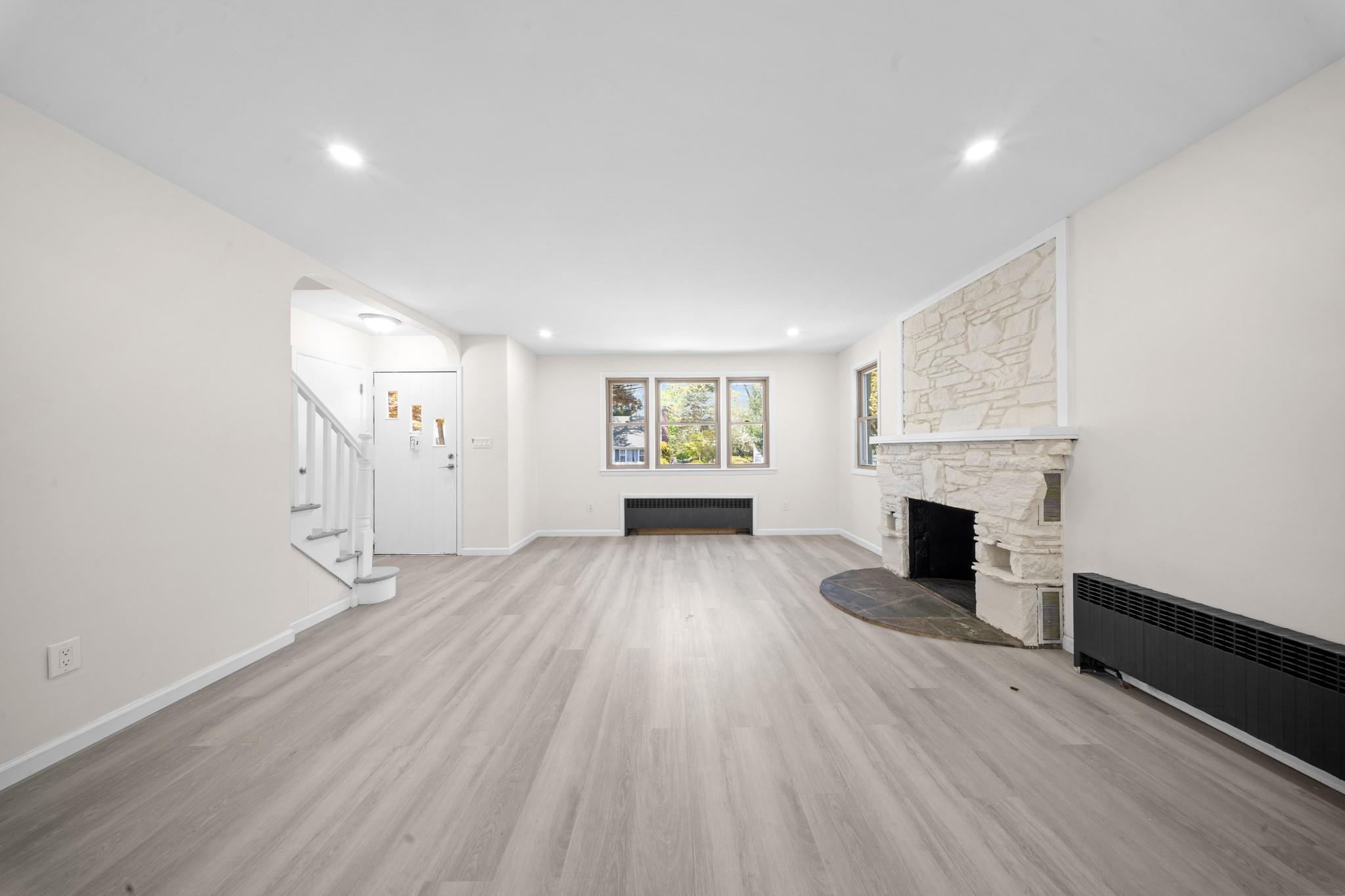 Single Family 19th  Suffolk County, NY 11746, MLS-858452-2