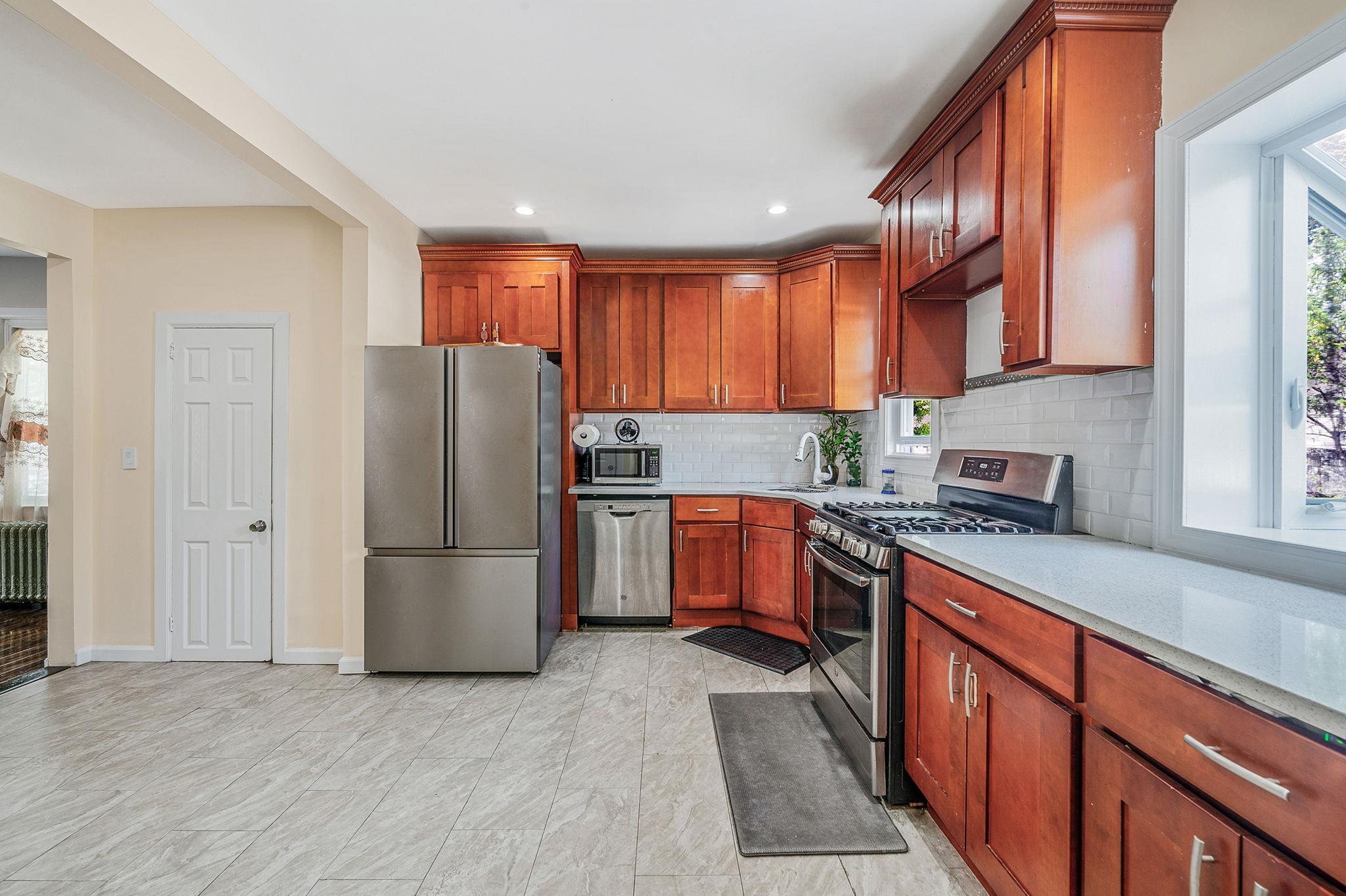 Single Family Rosedale  Nassau County, NY 11520, MLS-858477-27