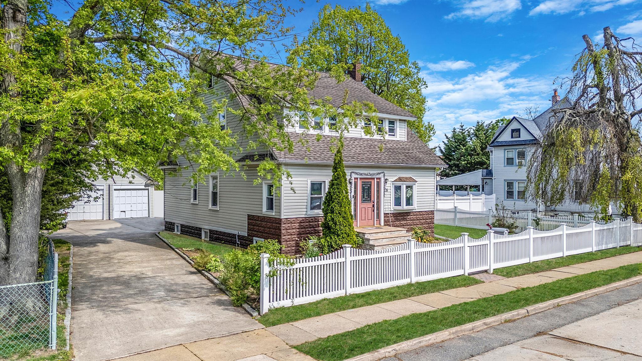 Single Family Rosedale  Nassau County, NY 11520, MLS-858477-4