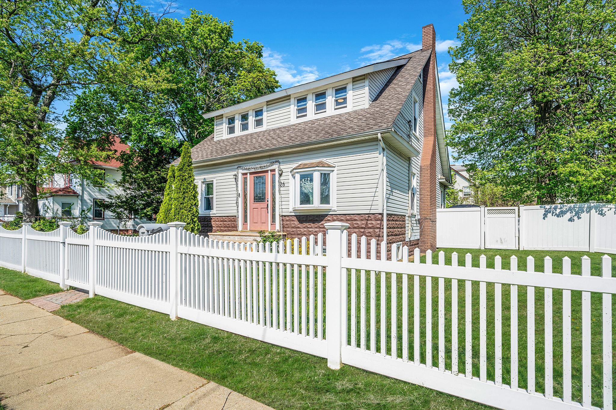 Single Family Rosedale  Nassau County, NY 11520, MLS-858477-7