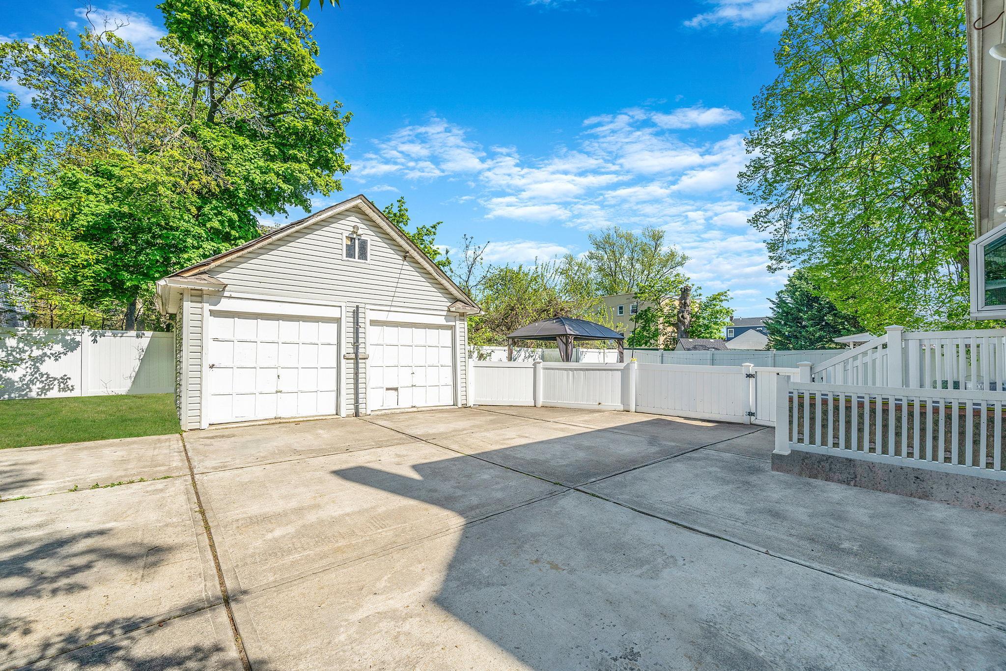 Single Family Rosedale  Nassau County, NY 11520, MLS-858477-8