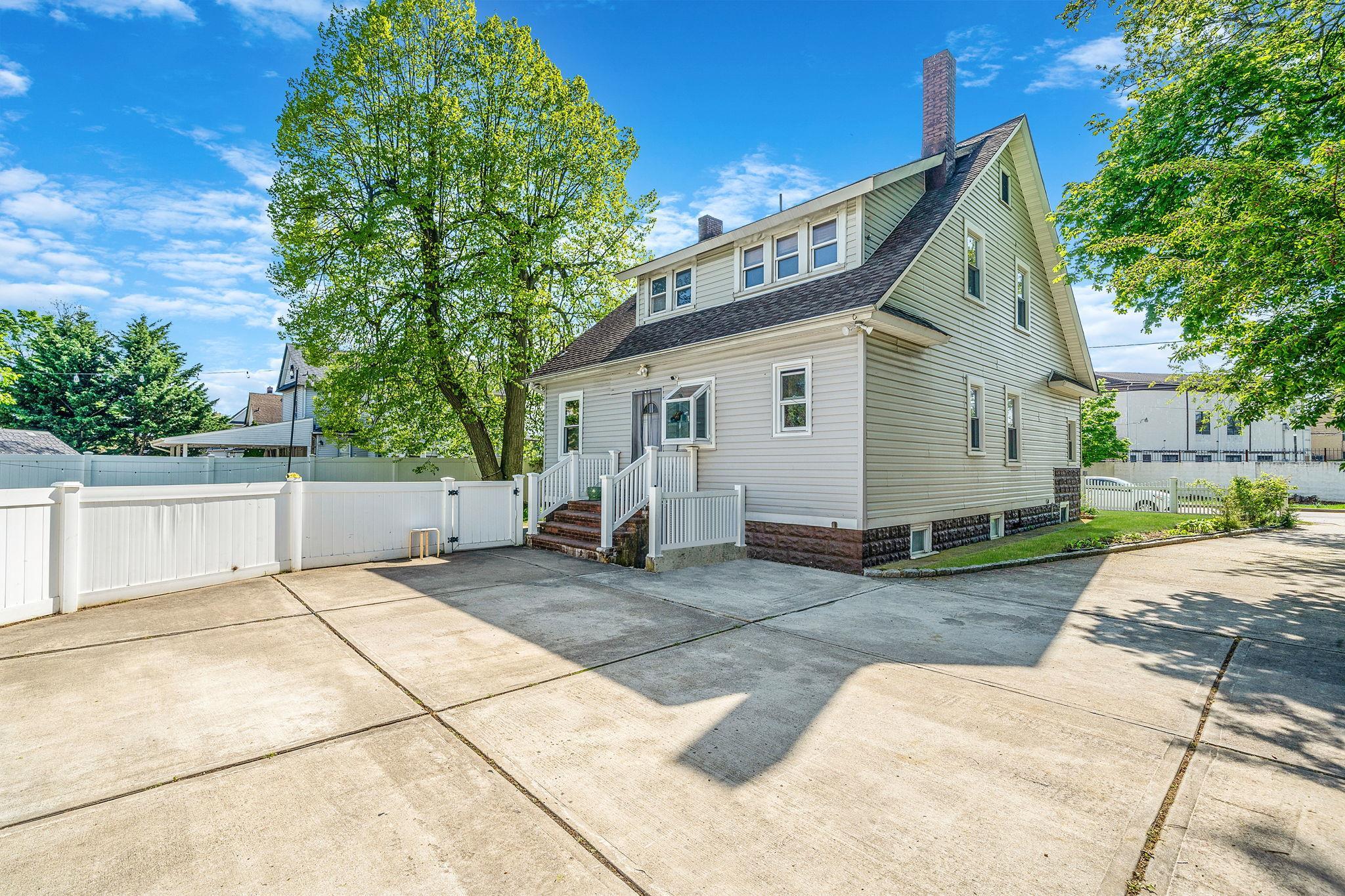 Single Family Rosedale  Nassau County, NY 11520, MLS-858477-9