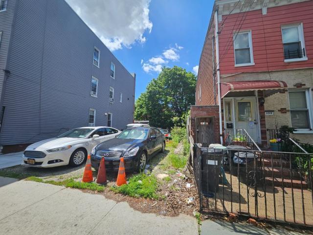 Land Linwood  Brooklyn, NY 11208, MLS-858539-3
