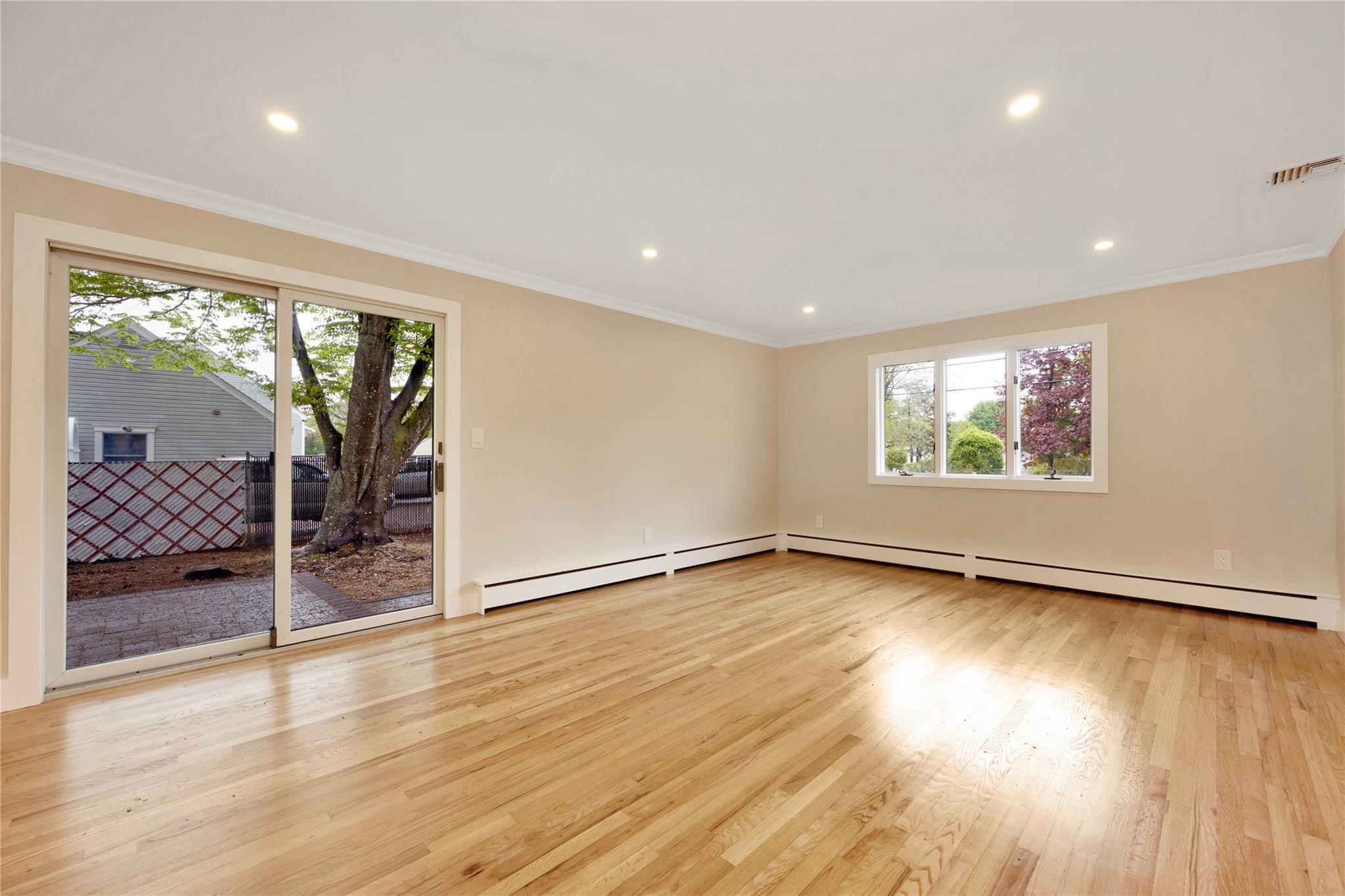 Single Family 8th  Suffolk County, NY 11716, MLS-858541-17