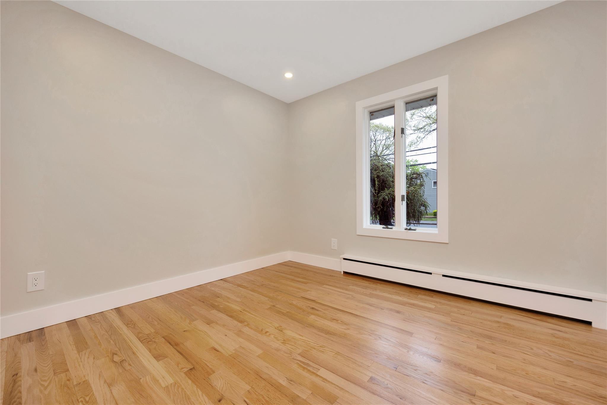 Single Family 8th  Suffolk County, NY 11716, MLS-858541-22