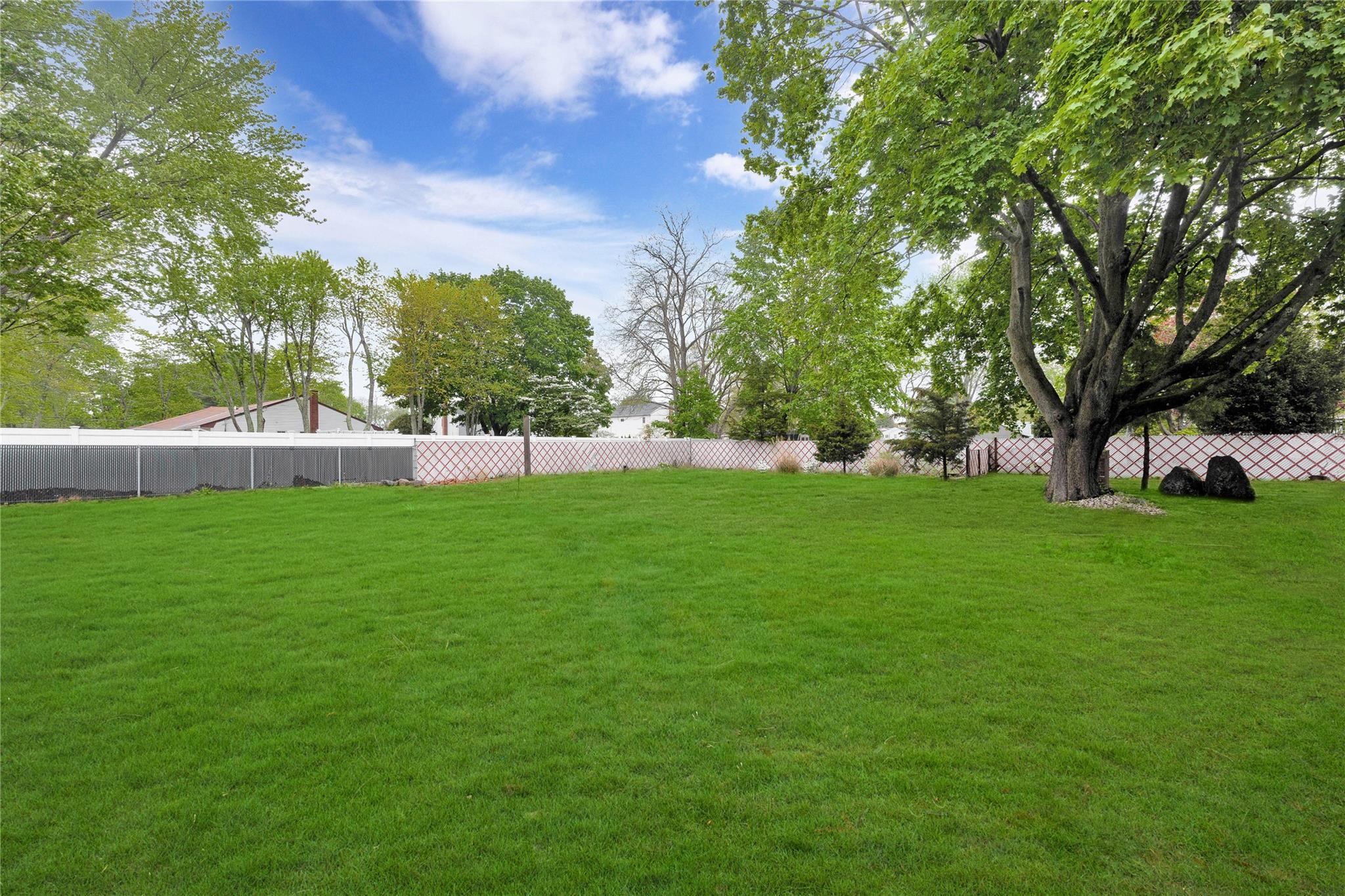 Single Family 8th  Suffolk County, NY 11716, MLS-858541-30