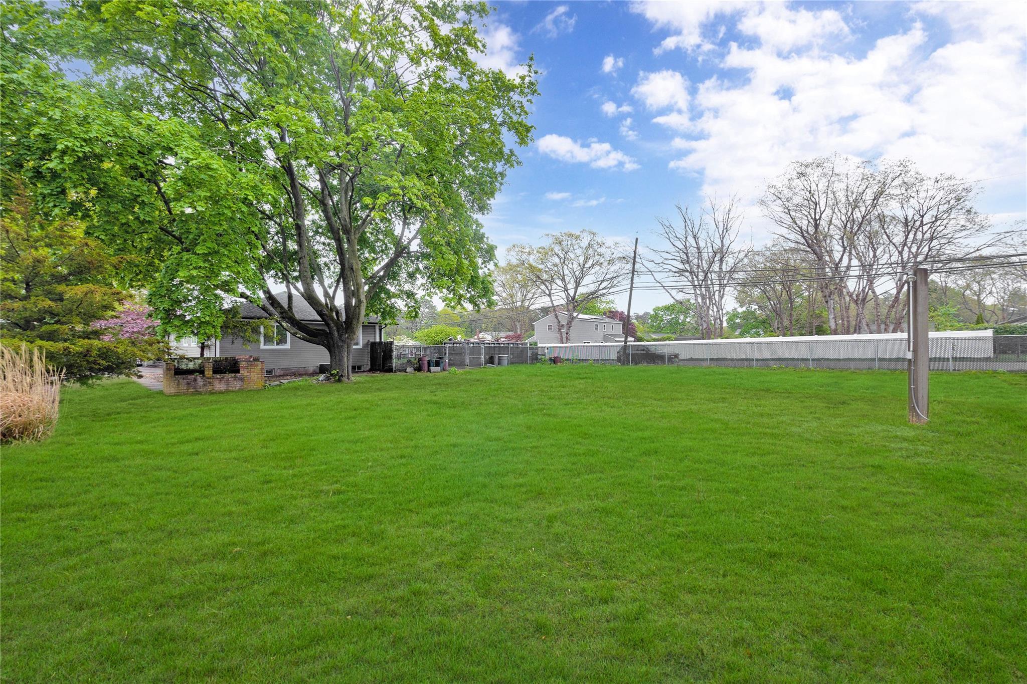 Single Family 8th  Suffolk County, NY 11716, MLS-858541-32
