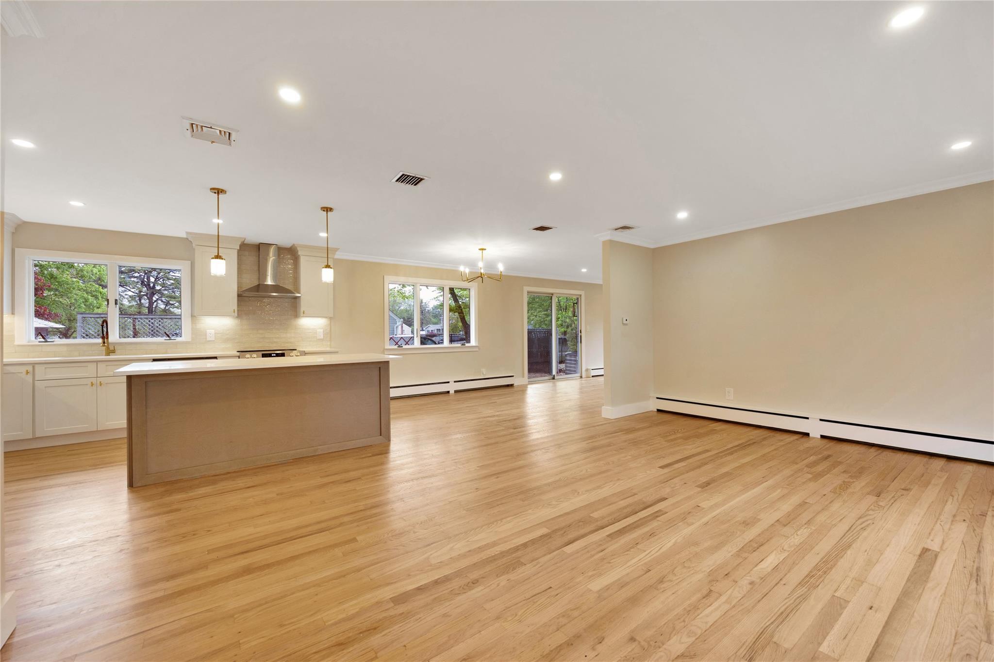 Single Family 8th  Suffolk County, NY 11716, MLS-858541-5
