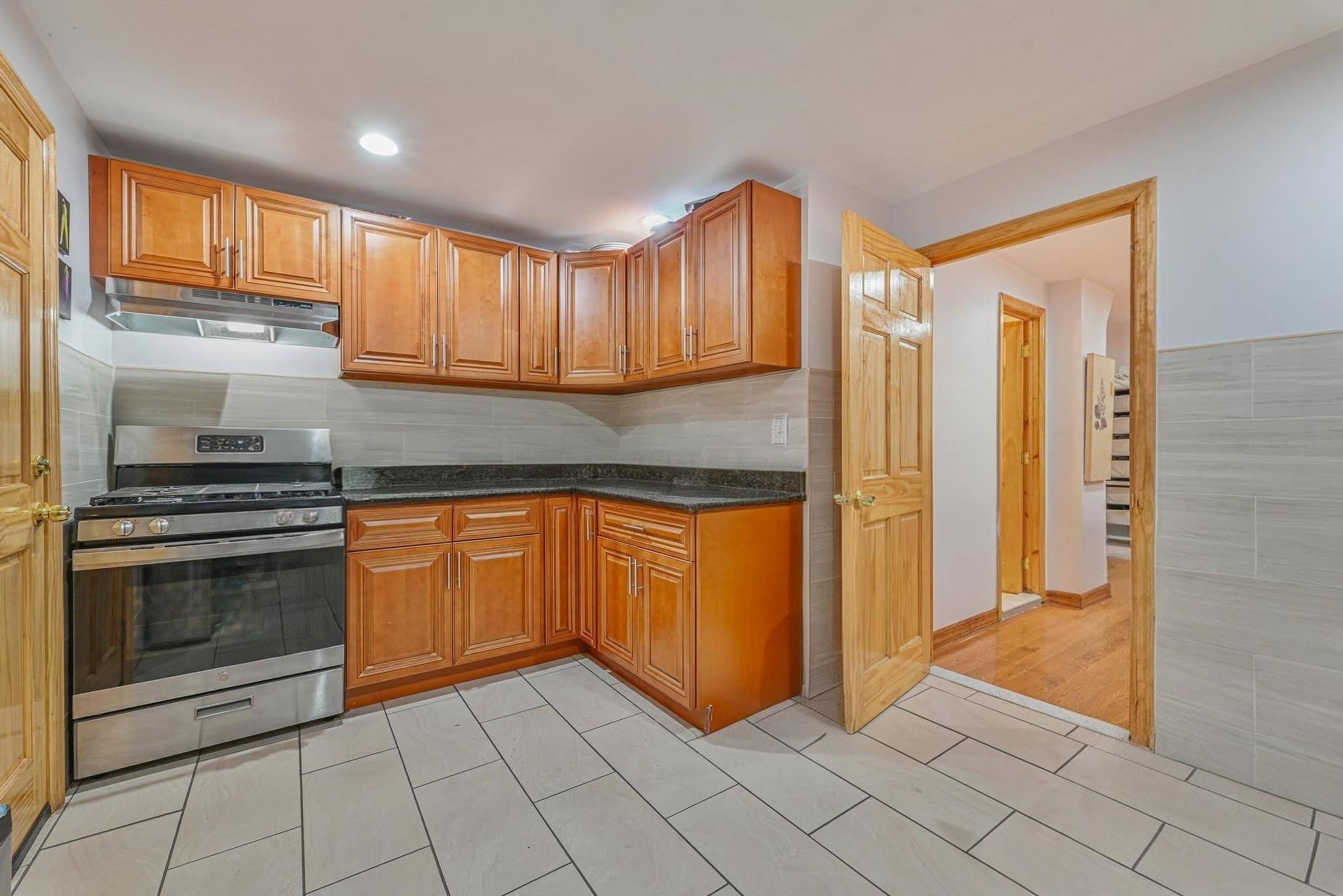 Single Family Grand  Brooklyn, NY 11238, MLS-858549-4