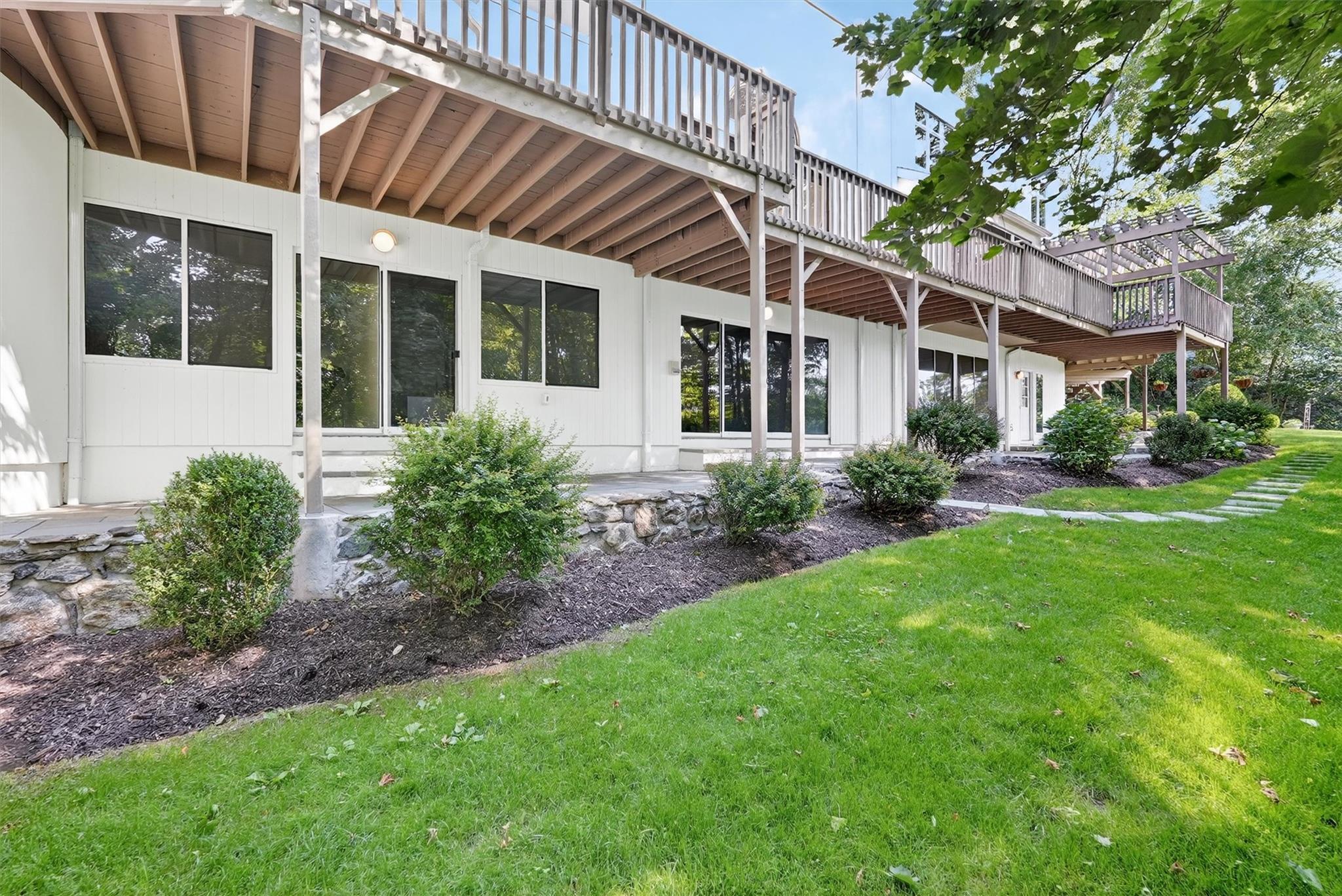 Single Family Round Hill  Westchester County, NY 10504, MLS-858571-40