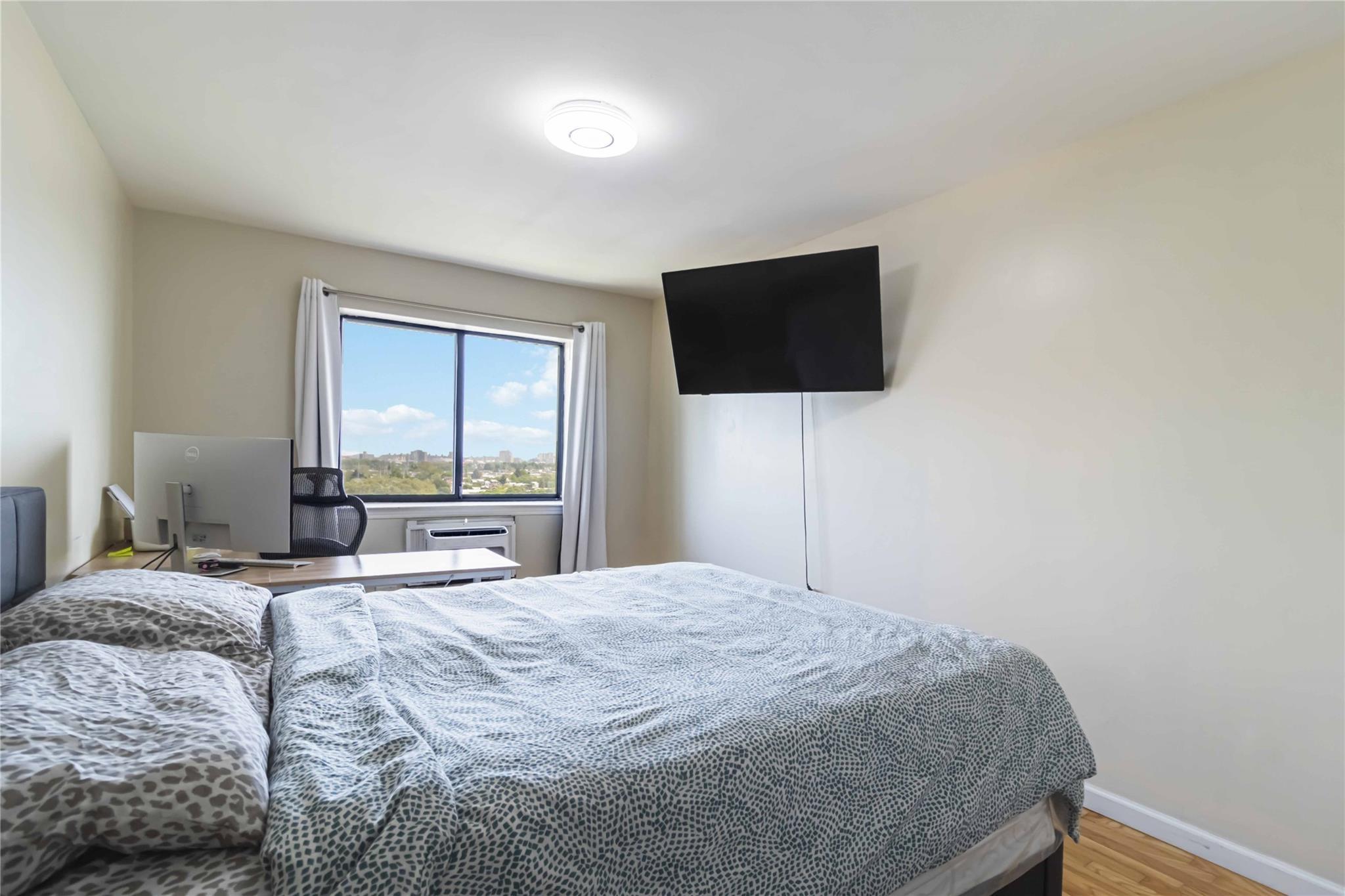 Single Family 58th  Queens, NY 11377, MLS-858610-10