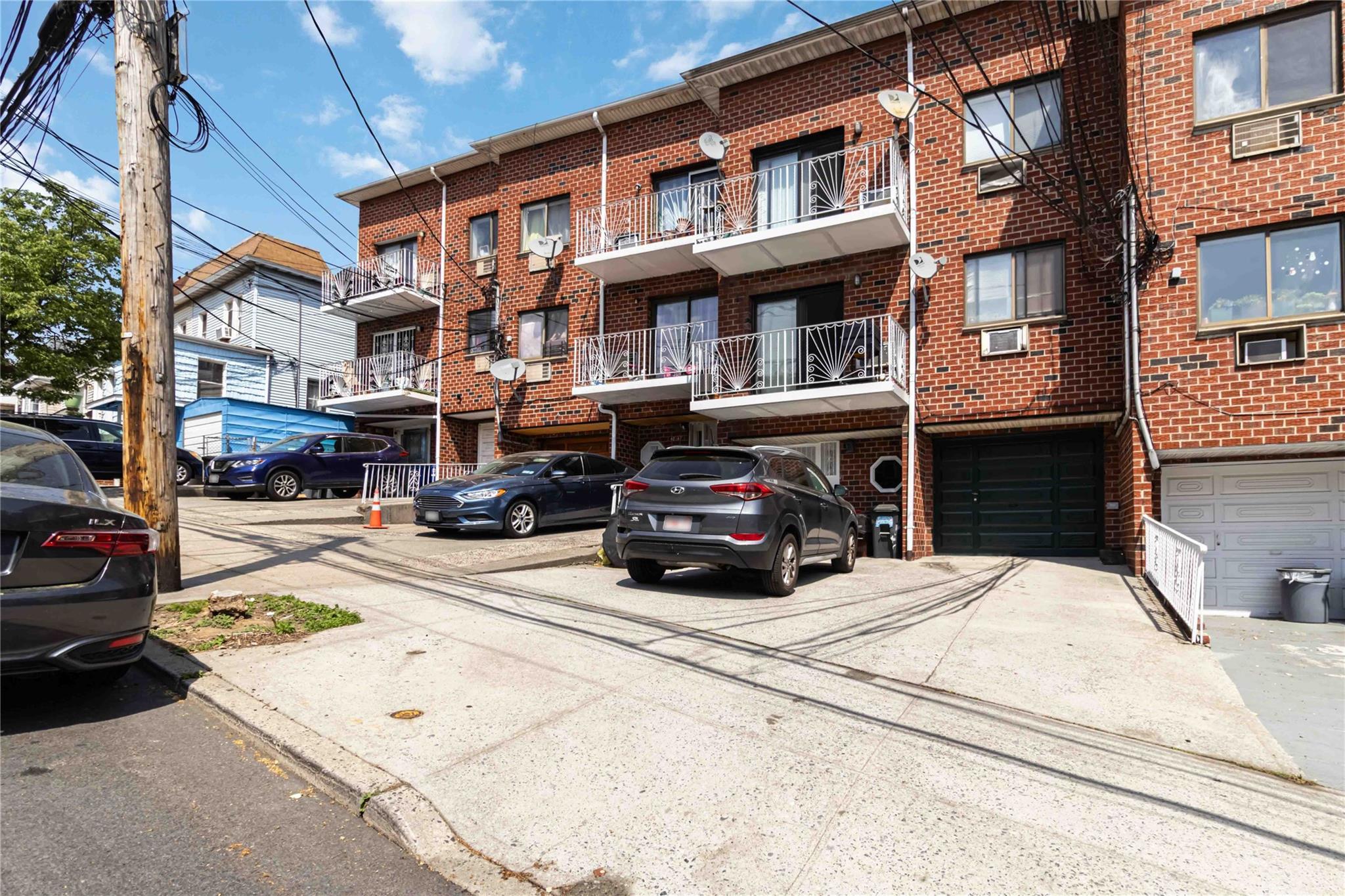 Single Family 58th  Queens, NY 11377, MLS-858610-2