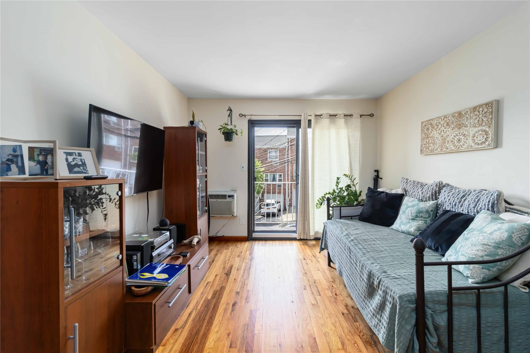 Single Family 58th  Queens, NY 11377, MLS-858610-20