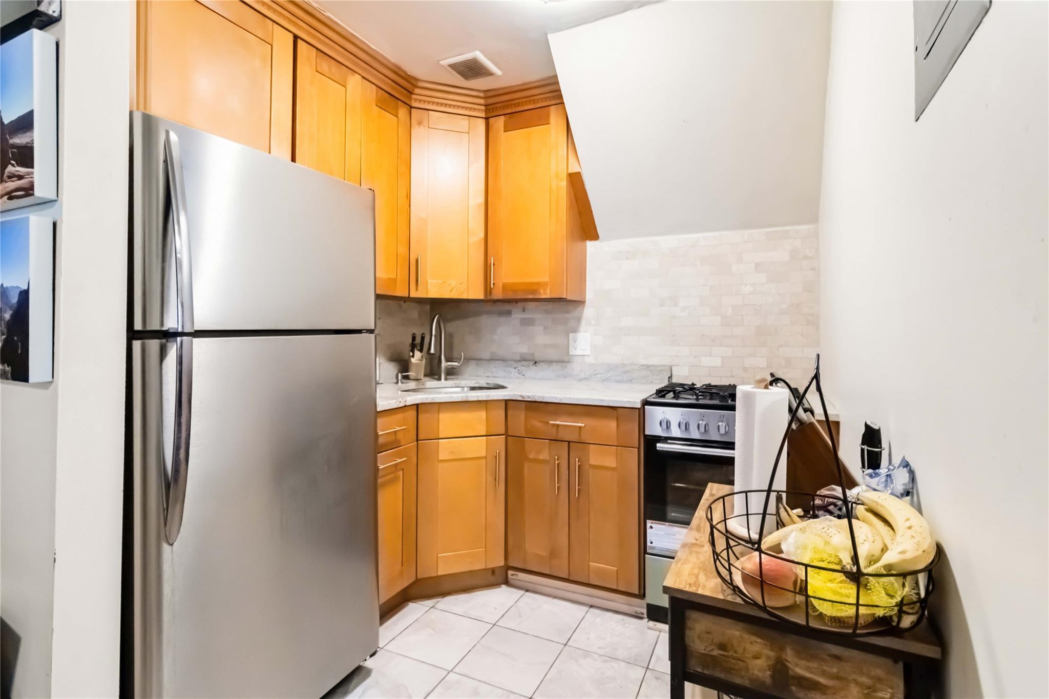 Single Family 58th  Queens, NY 11377, MLS-858610-24