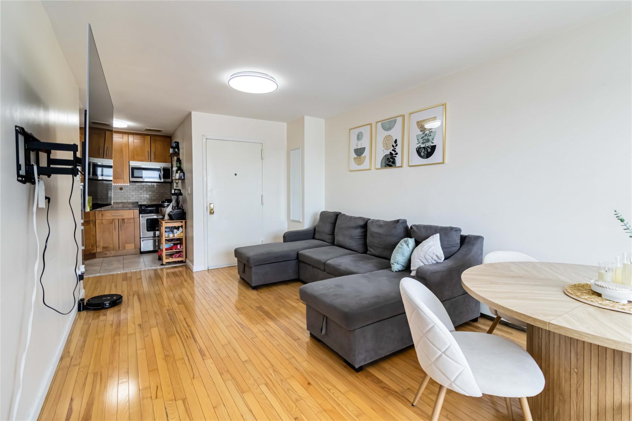 Single Family 58th  Queens, NY 11377, MLS-858610-6