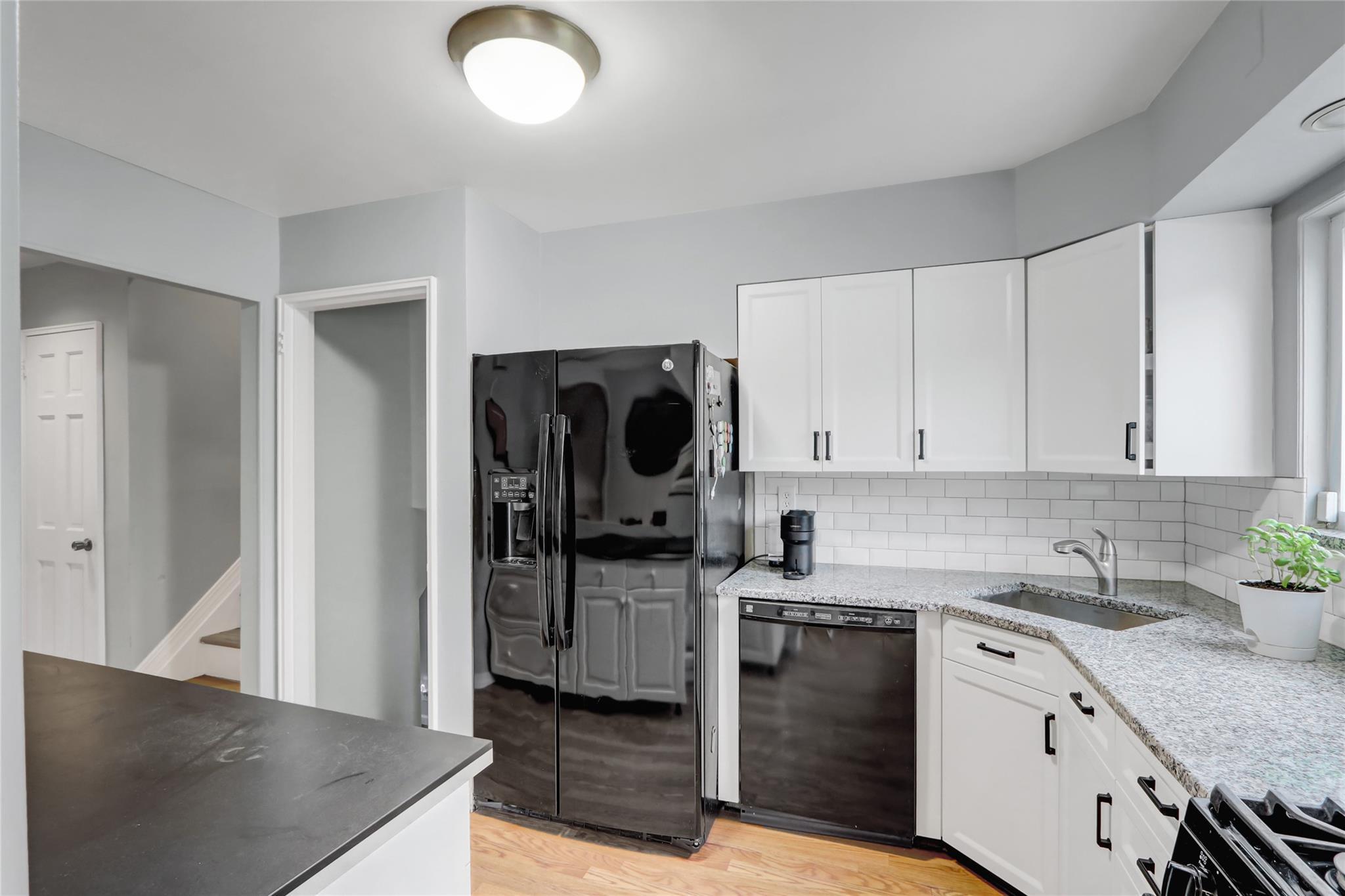 Single Family Briarwood  Nassau County, NY 11803, MLS-858623-11