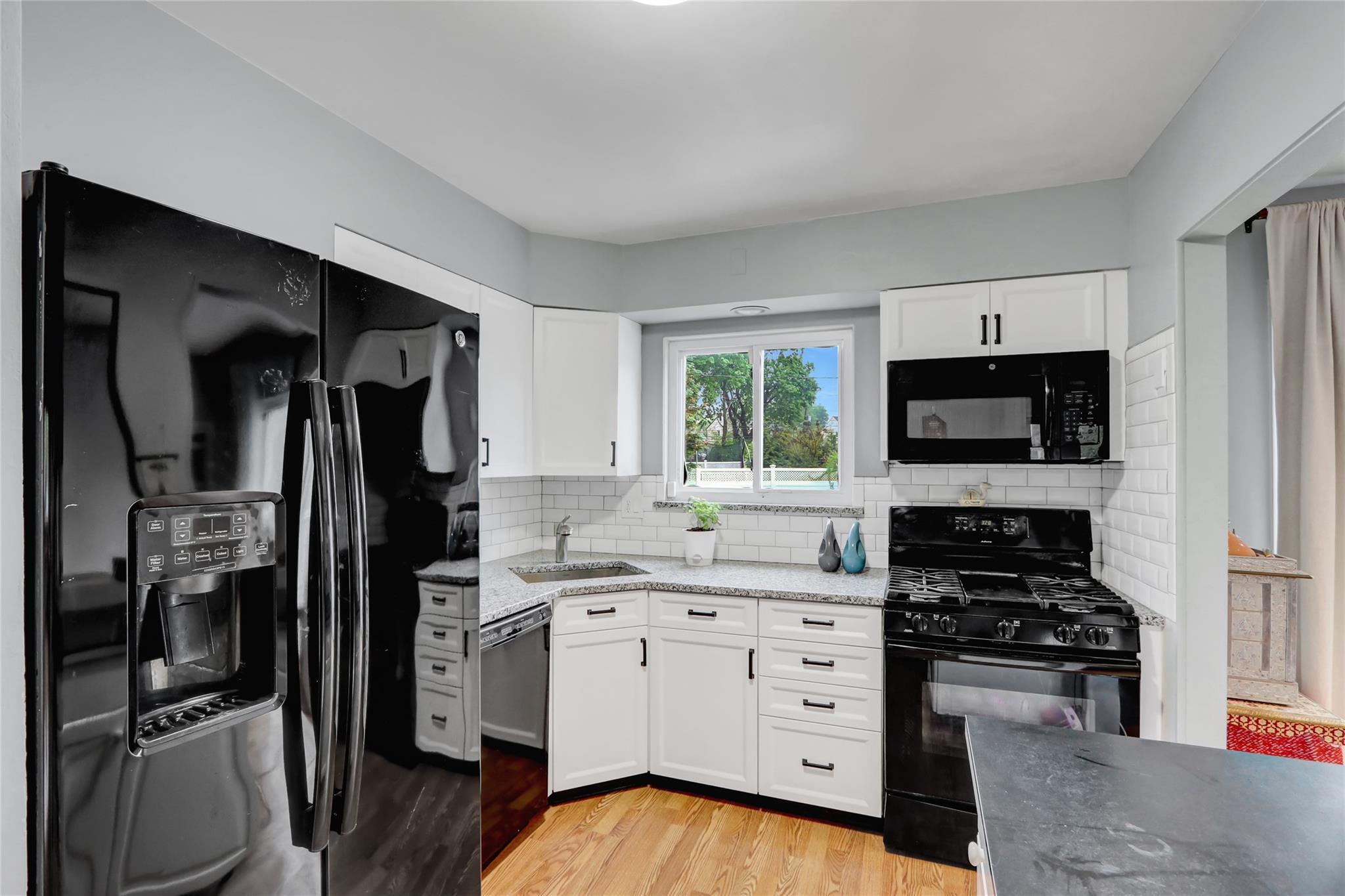 Single Family Briarwood  Nassau County, NY 11803, MLS-858623-12