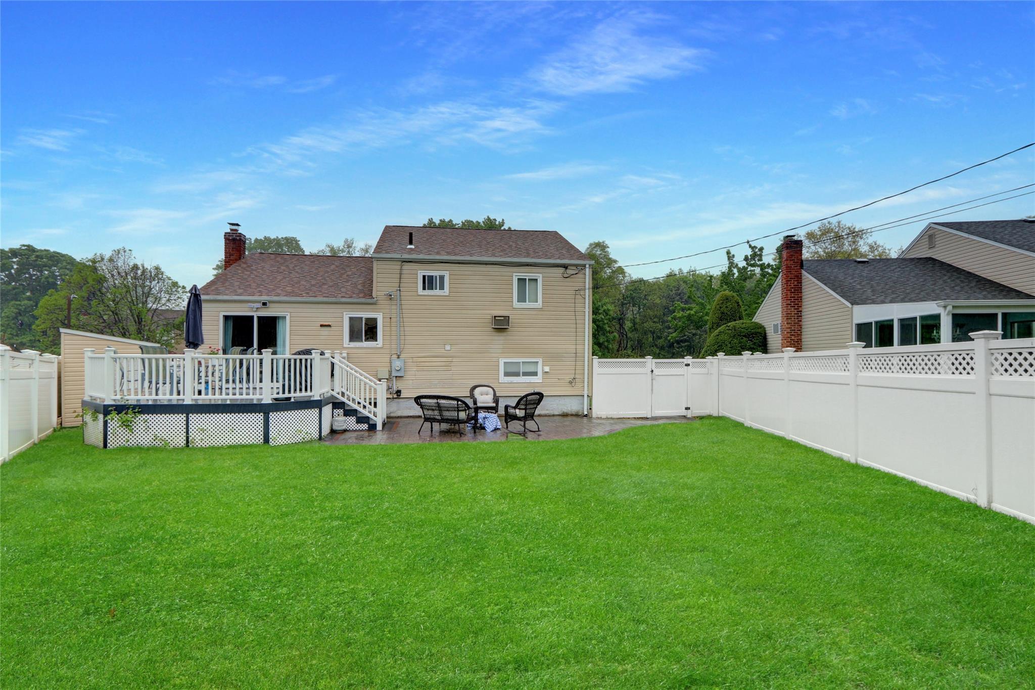 Single Family Briarwood  Nassau County, NY 11803, MLS-858623-25