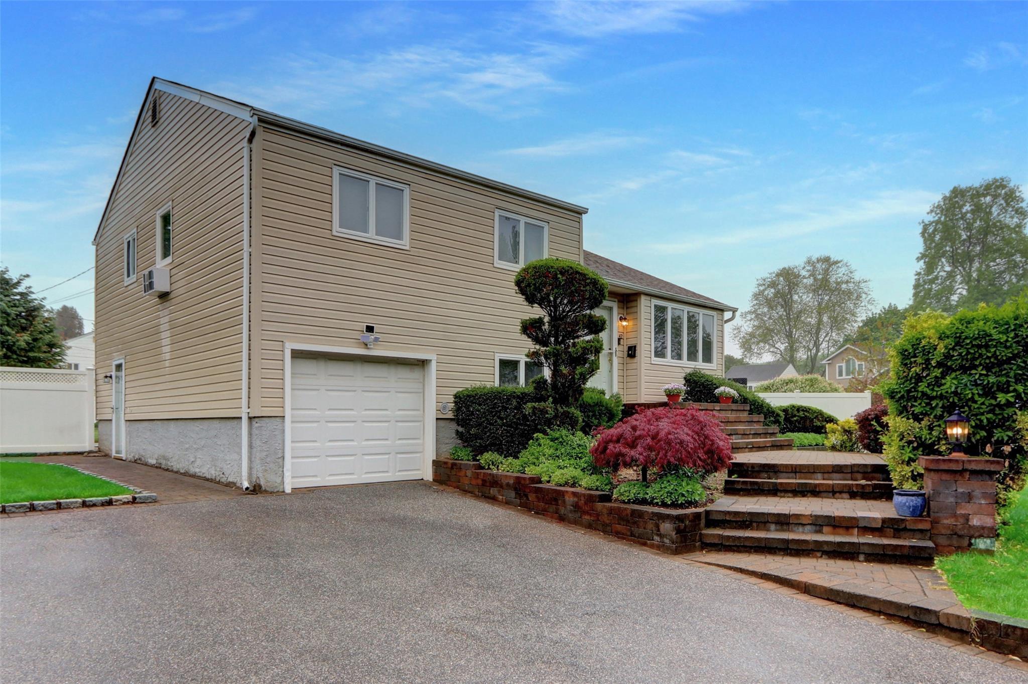 Single Family Briarwood  Nassau County, NY 11803, MLS-858623-27