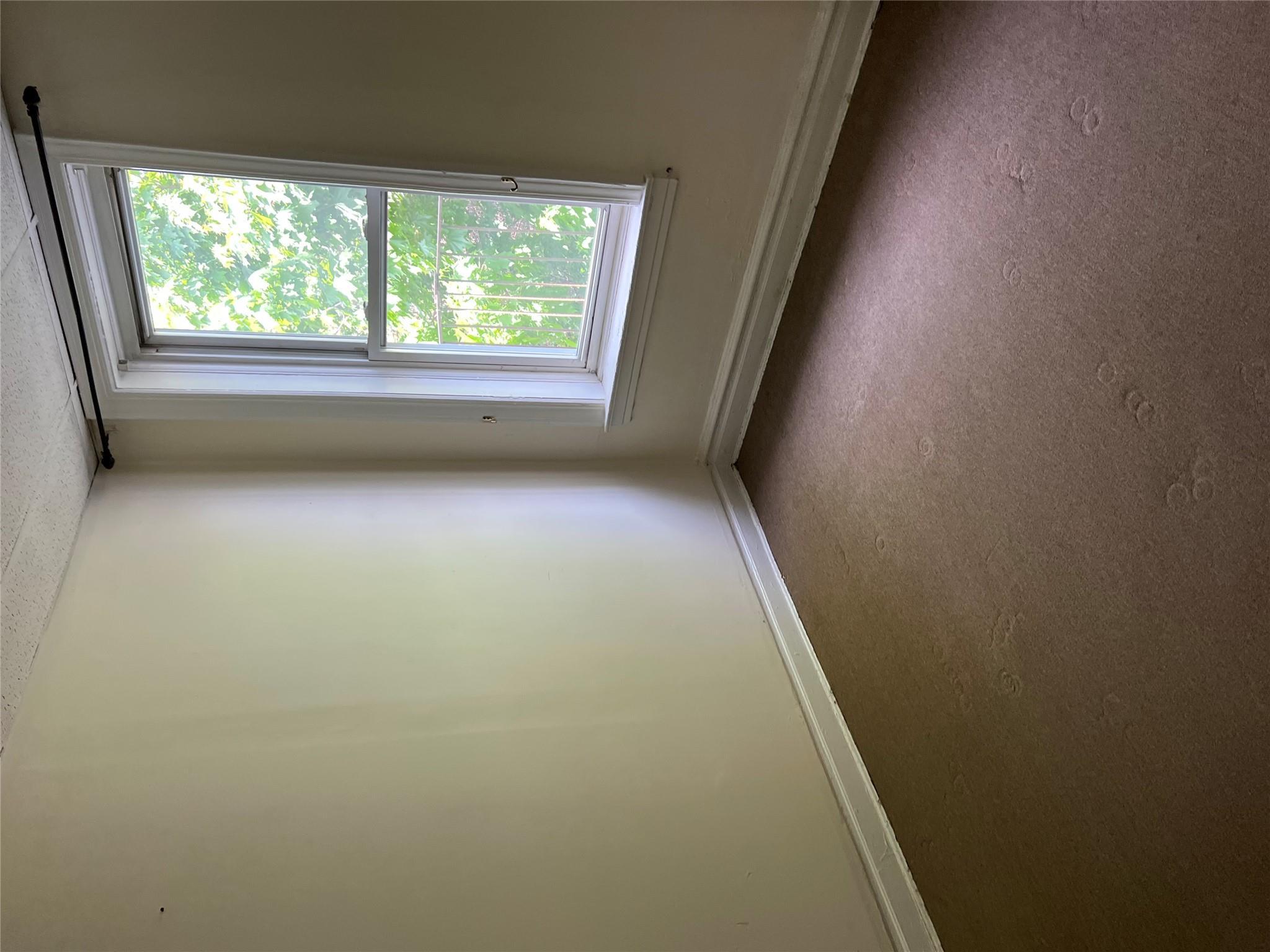 Apartment Grand Ave  Queens, NY 11378, MLS-858640-2