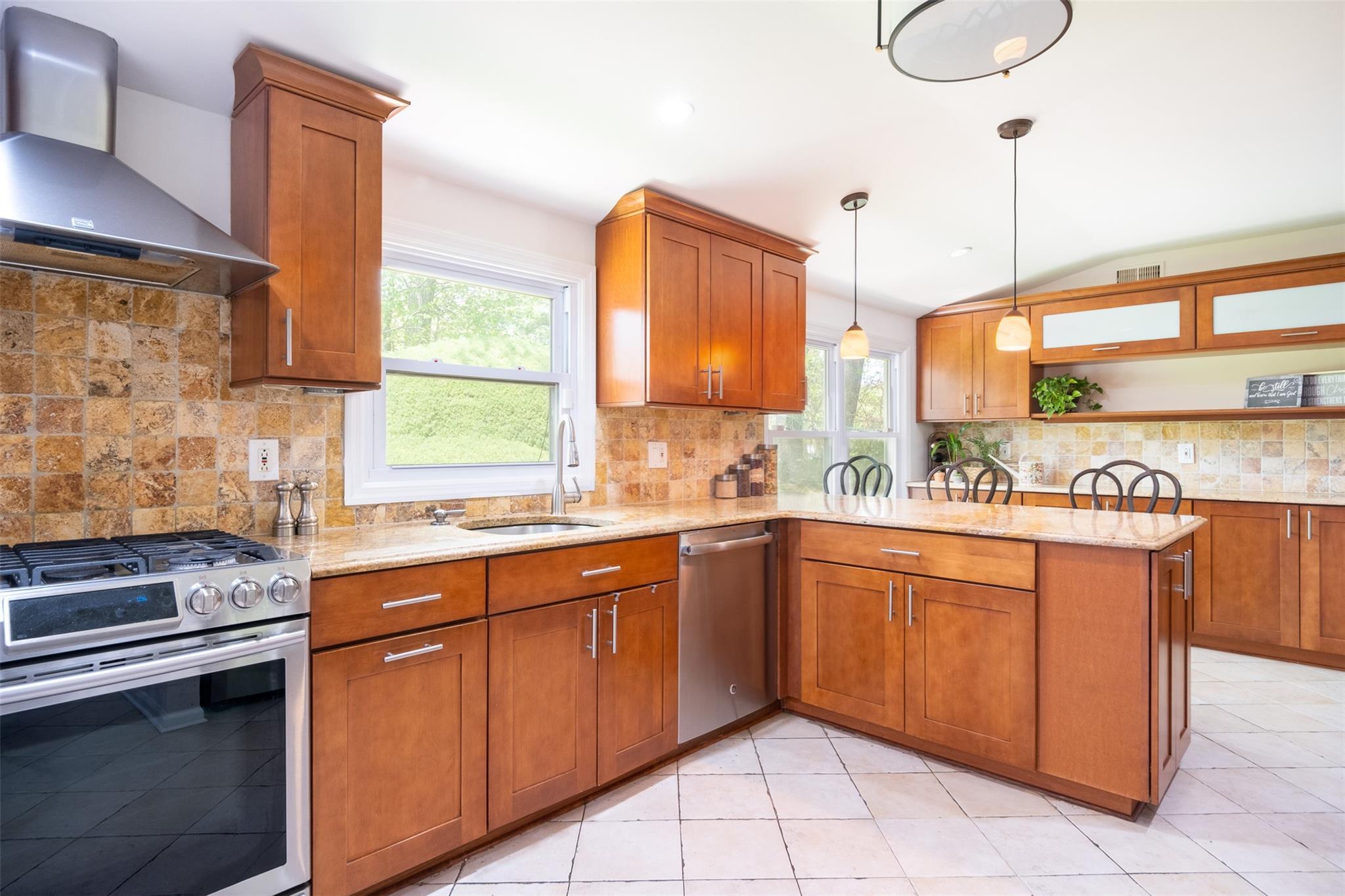 Single Family Sheldrake  Westchester County, NY 10804, MLS-858643-10