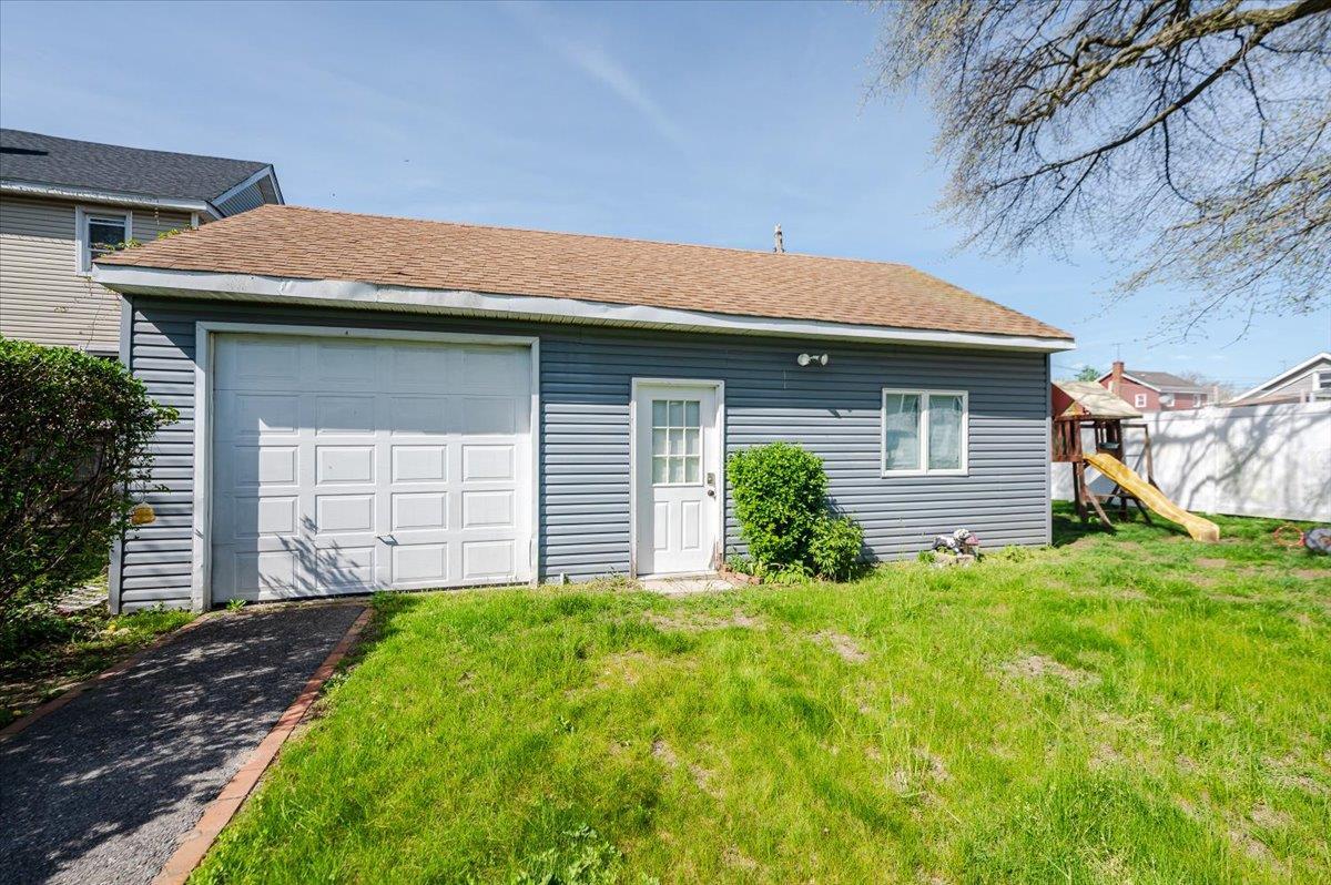 Single Family Jefferson  Nassau County, NY 11096, MLS-858648-23