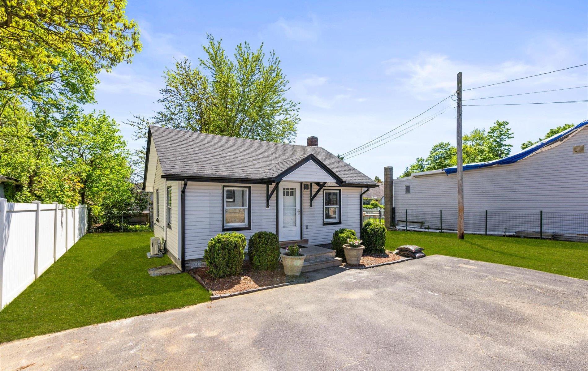 Single Family Lakewood  Suffolk County, NY 11772, MLS-858662-26