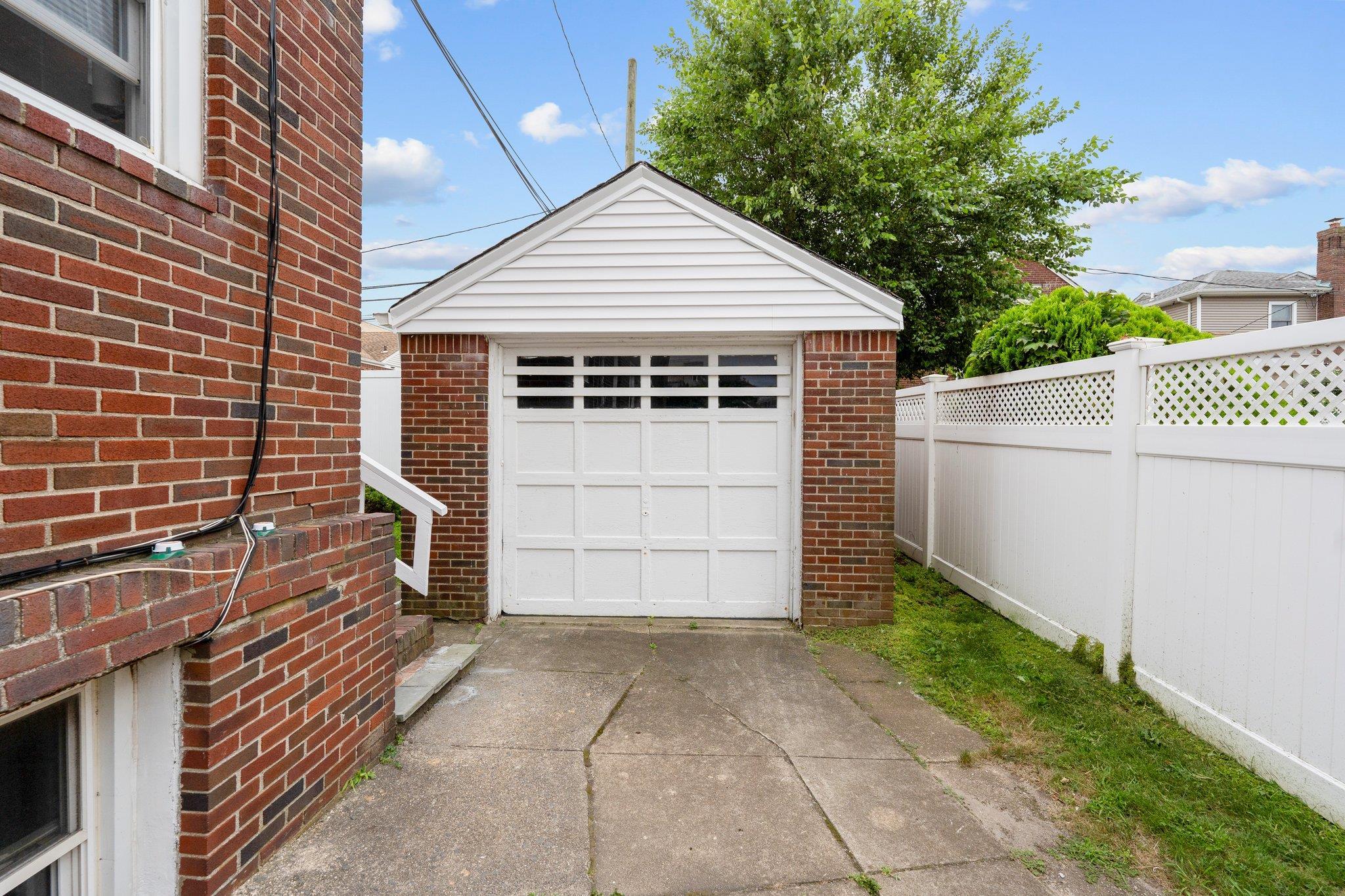 Single Family Beech  Nassau County, NY 11561, MLS-858669-11