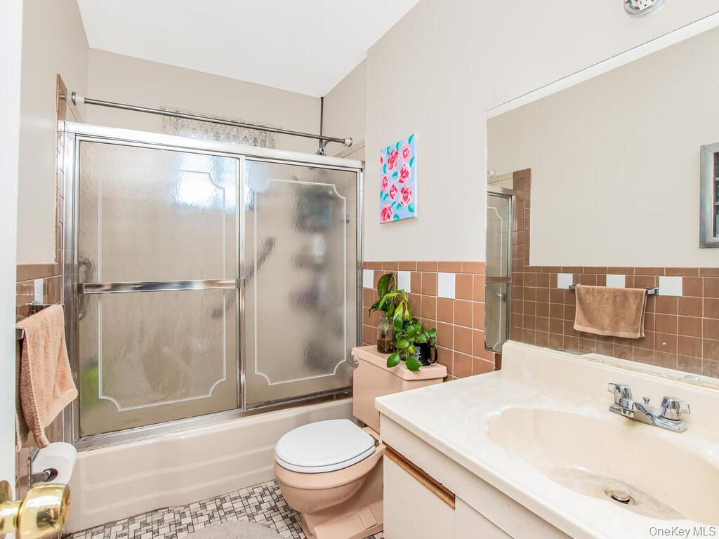 Single Family South  Westchester County, NY 10703, MLS-858683-8