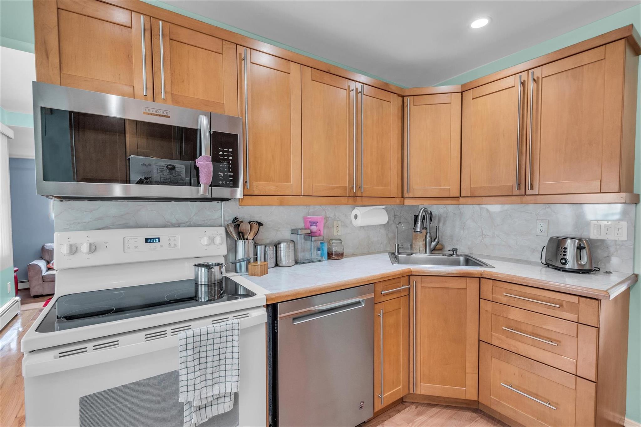 Single Family New Hampshire  Suffolk County, NY 11706, MLS-858684-19