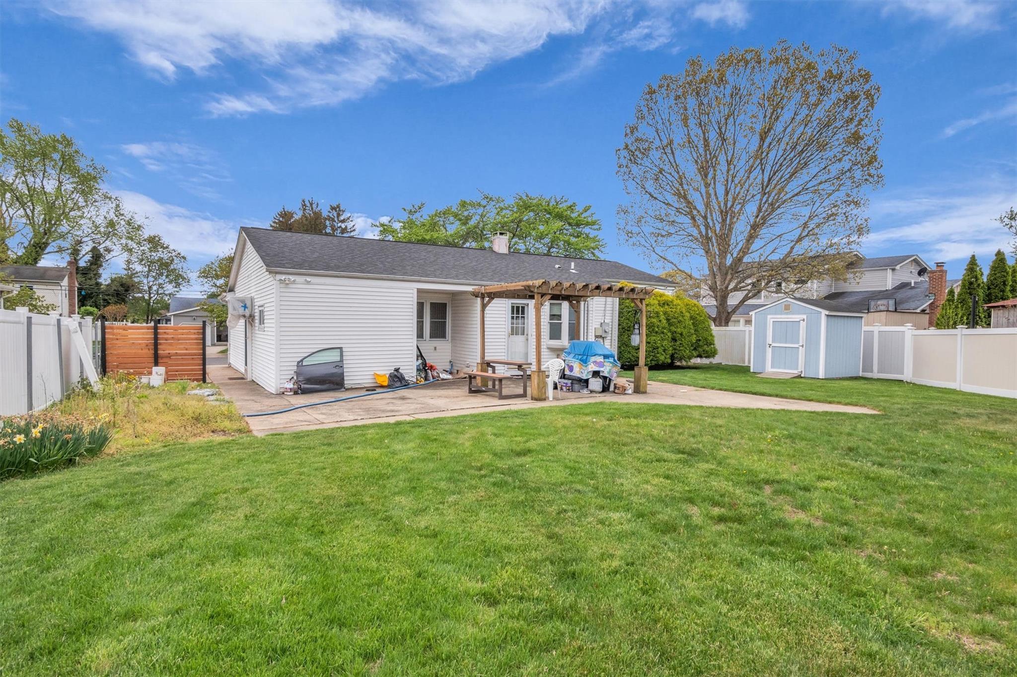Single Family New Hampshire  Suffolk County, NY 11706, MLS-858684-22